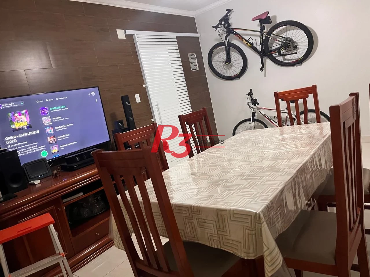 Apartamento com 3 dormitórios à venda, 117 m² por R$ 590.000,00 - Gonzaga - Santos/SP