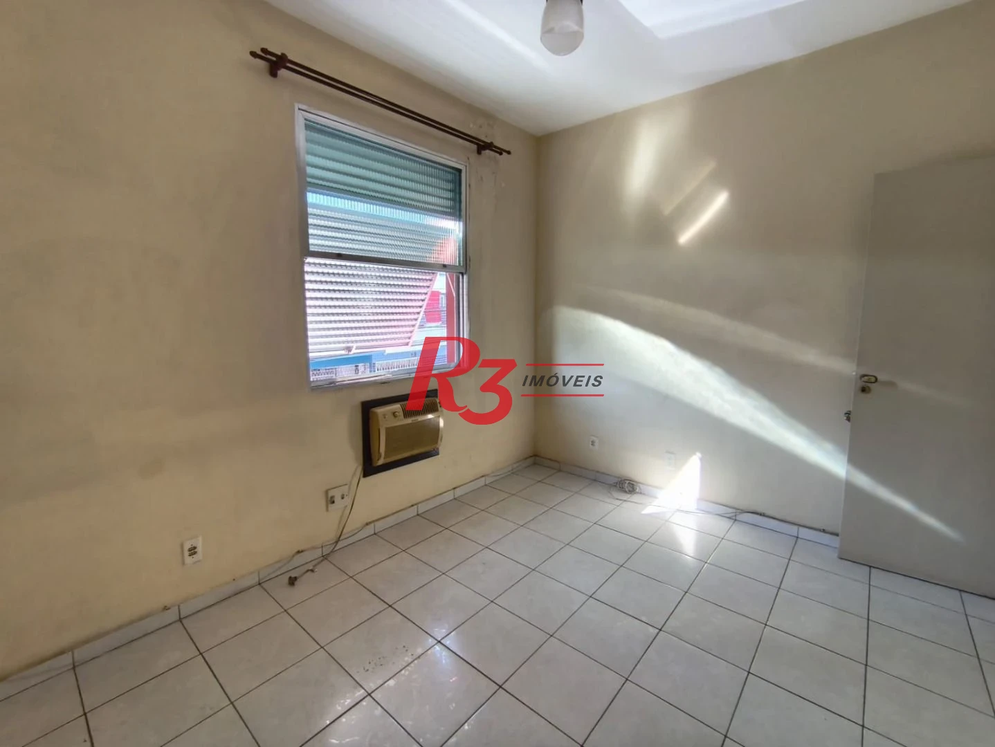 Apartamento à venda, 65 m² por R$ 290.000,00 - Macuco - Santos/SP