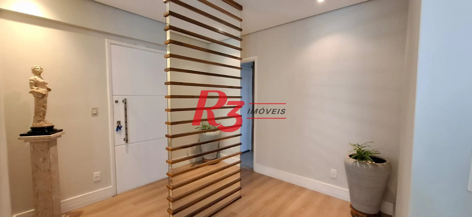 Apartamento com 2 dormitórios à venda, 104 m² por R$ 692.000,00 - Marapé - Santos/SP