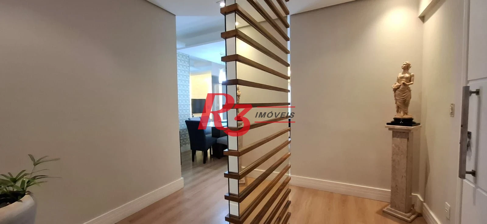 Apartamento com 2 dormitórios à venda, 104 m² por R$ 692.000,00 - Marapé - Santos/SP
