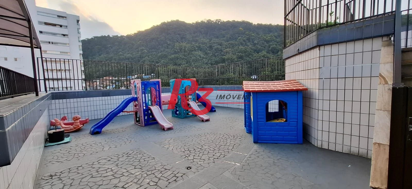Apartamento com 2 dormitórios à venda, 104 m² por R$ 692.000,00 - Marapé - Santos/SP