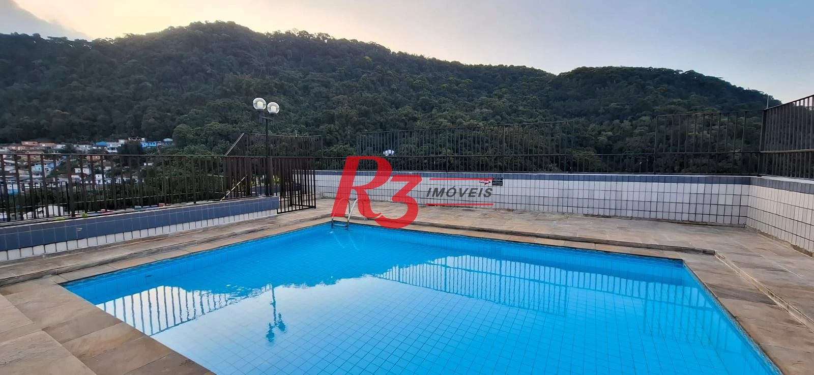 Apartamento com 2 dormitórios à venda, 104 m² por R$ 692.000,00 - Marapé - Santos/SP
