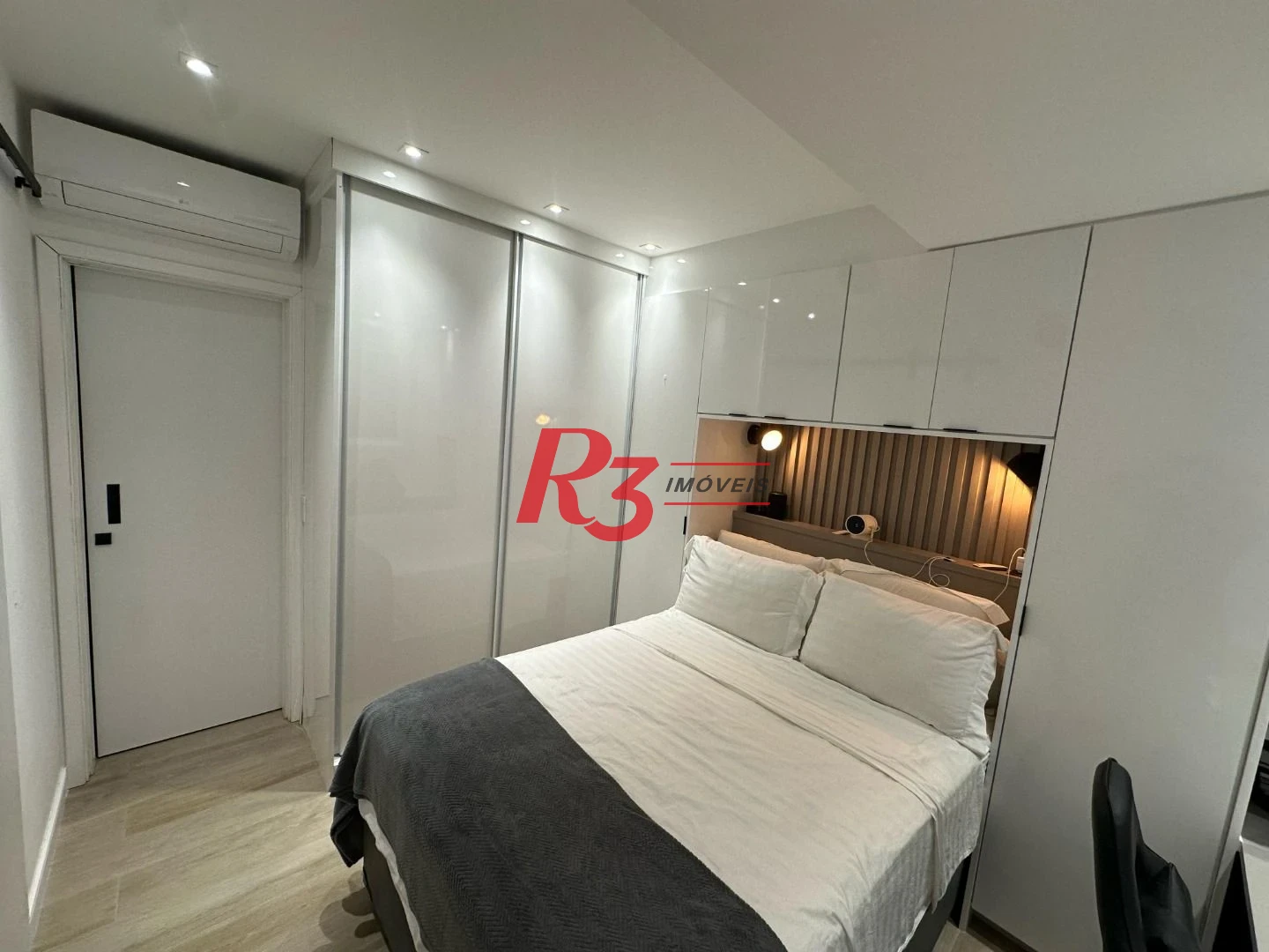 Apartamento Duplex com 2 dormitórios à venda, 74 m² por R$ 980.000,00 - Boqueirão - Santos/SP