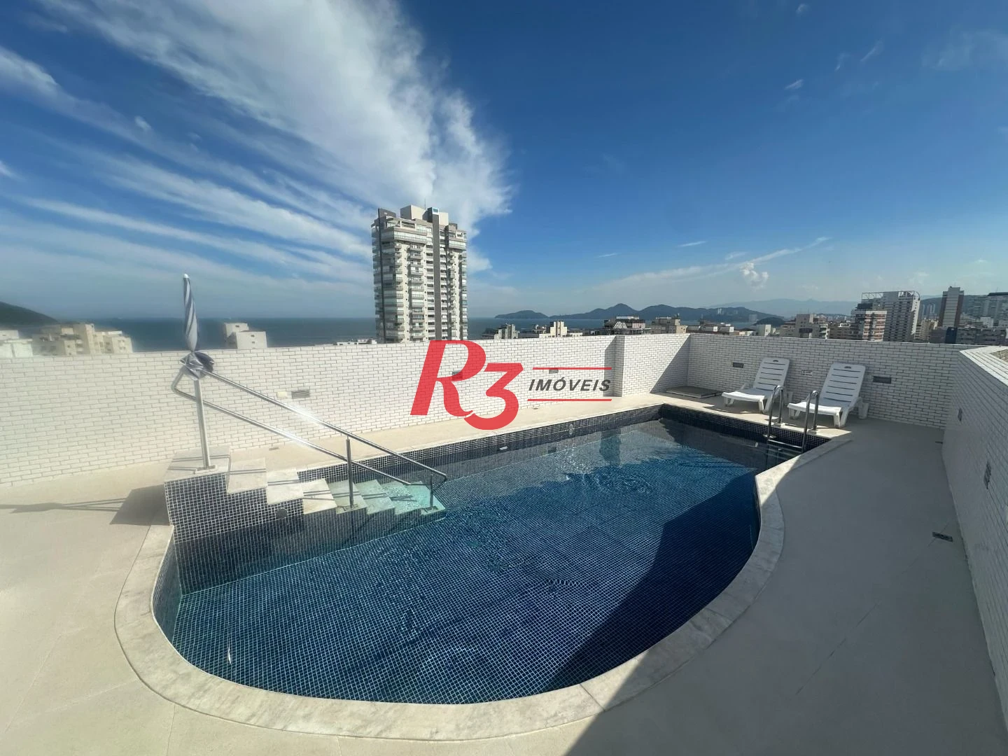Apartamento Duplex com 2 dormitórios à venda, 74 m² por R$ 980.000,00 - Boqueirão - Santos/SP