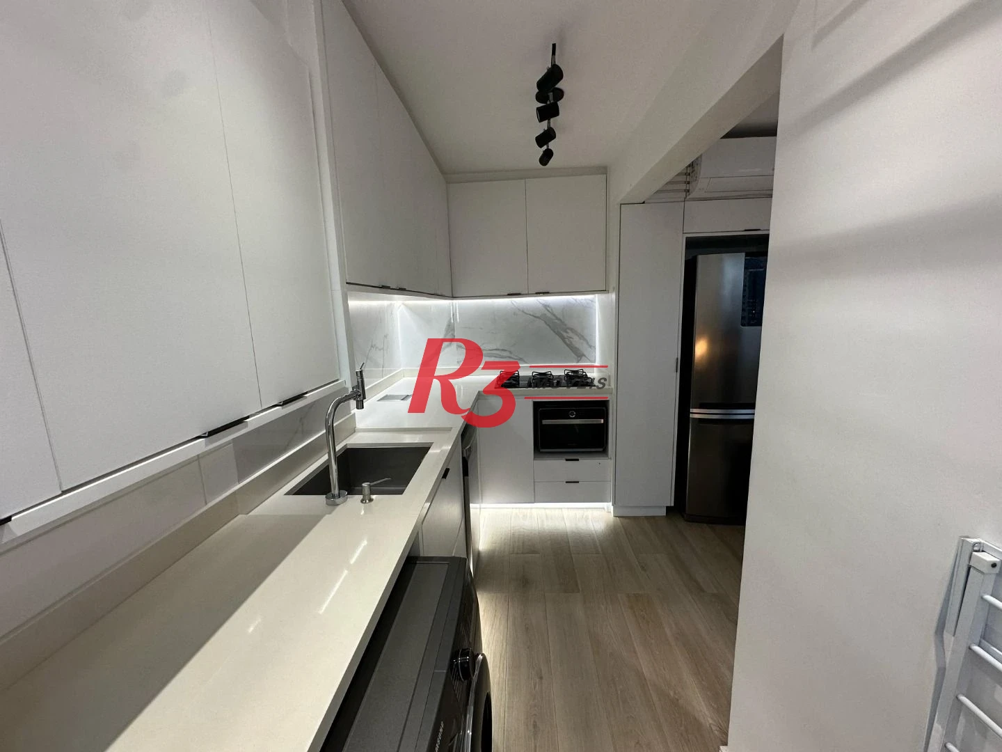 Apartamento Duplex com 2 dormitórios à venda, 74 m² por R$ 980.000,00 - Boqueirão - Santos/SP