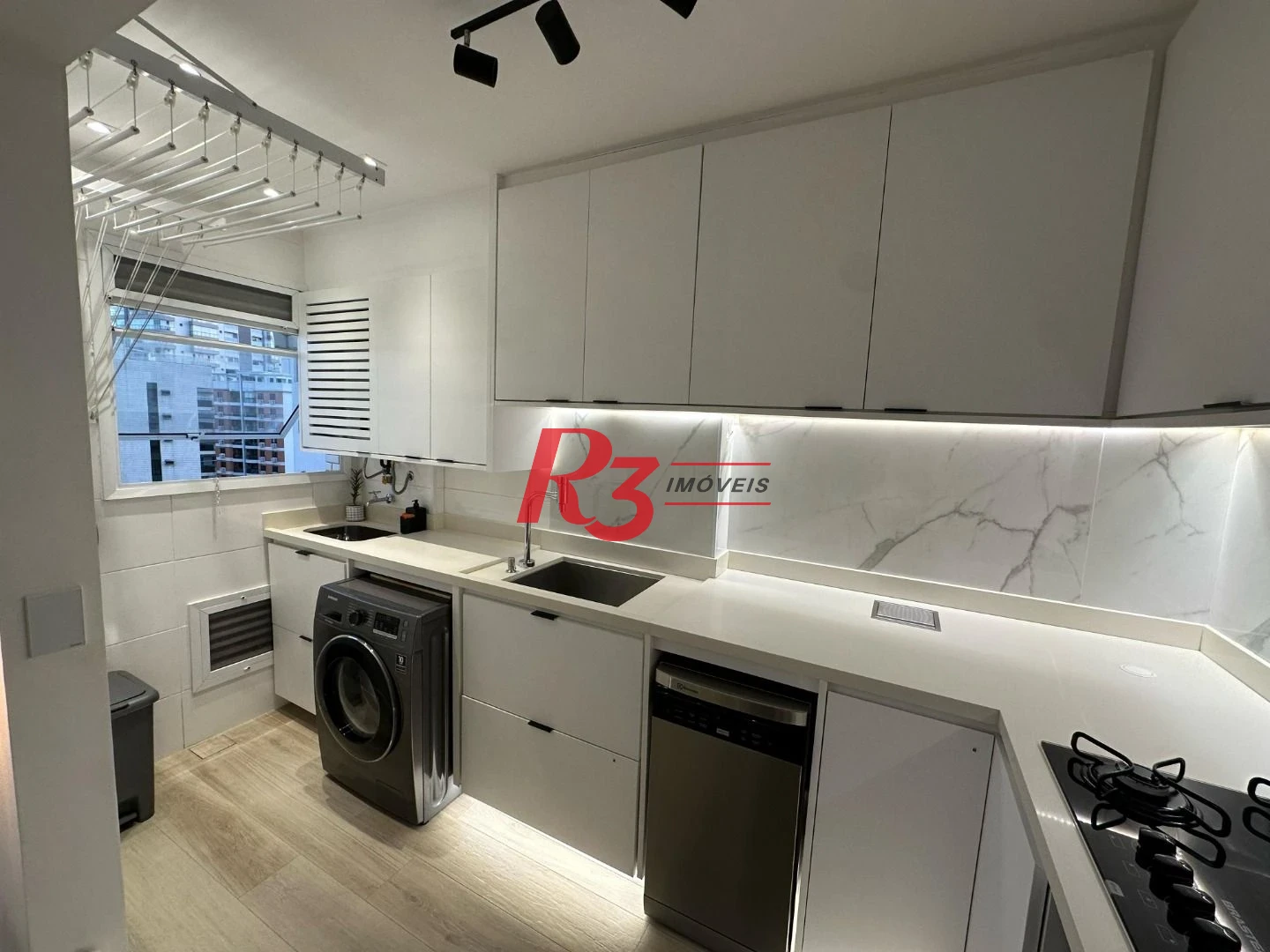 Apartamento Duplex com 2 dormitórios à venda, 74 m² por R$ 980.000,00 - Boqueirão - Santos/SP