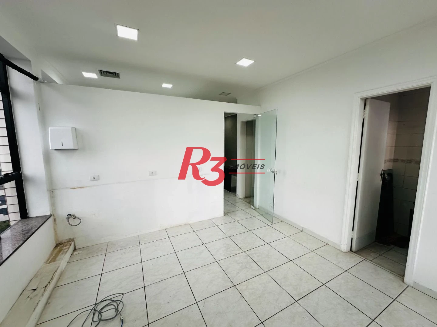 Sala à venda, 43 m² por R$ 355.000,00 - Embaré - Santos/SP
