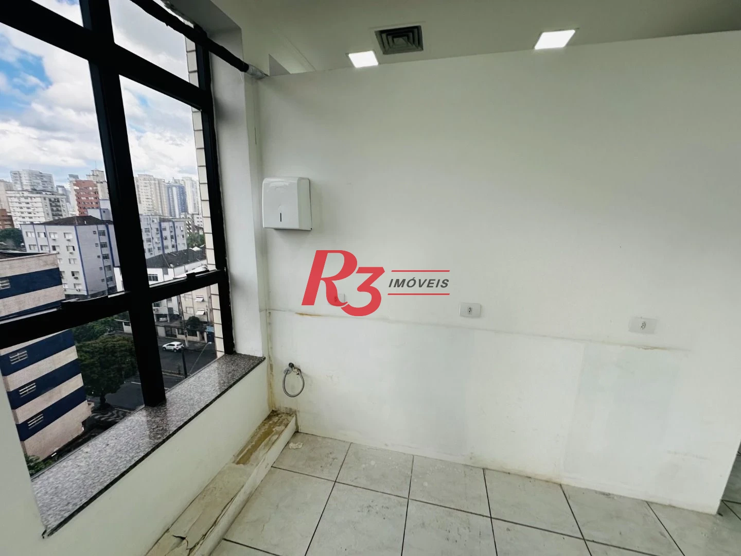 Sala à venda, 43 m² por R$ 355.000,00 - Embaré - Santos/SP