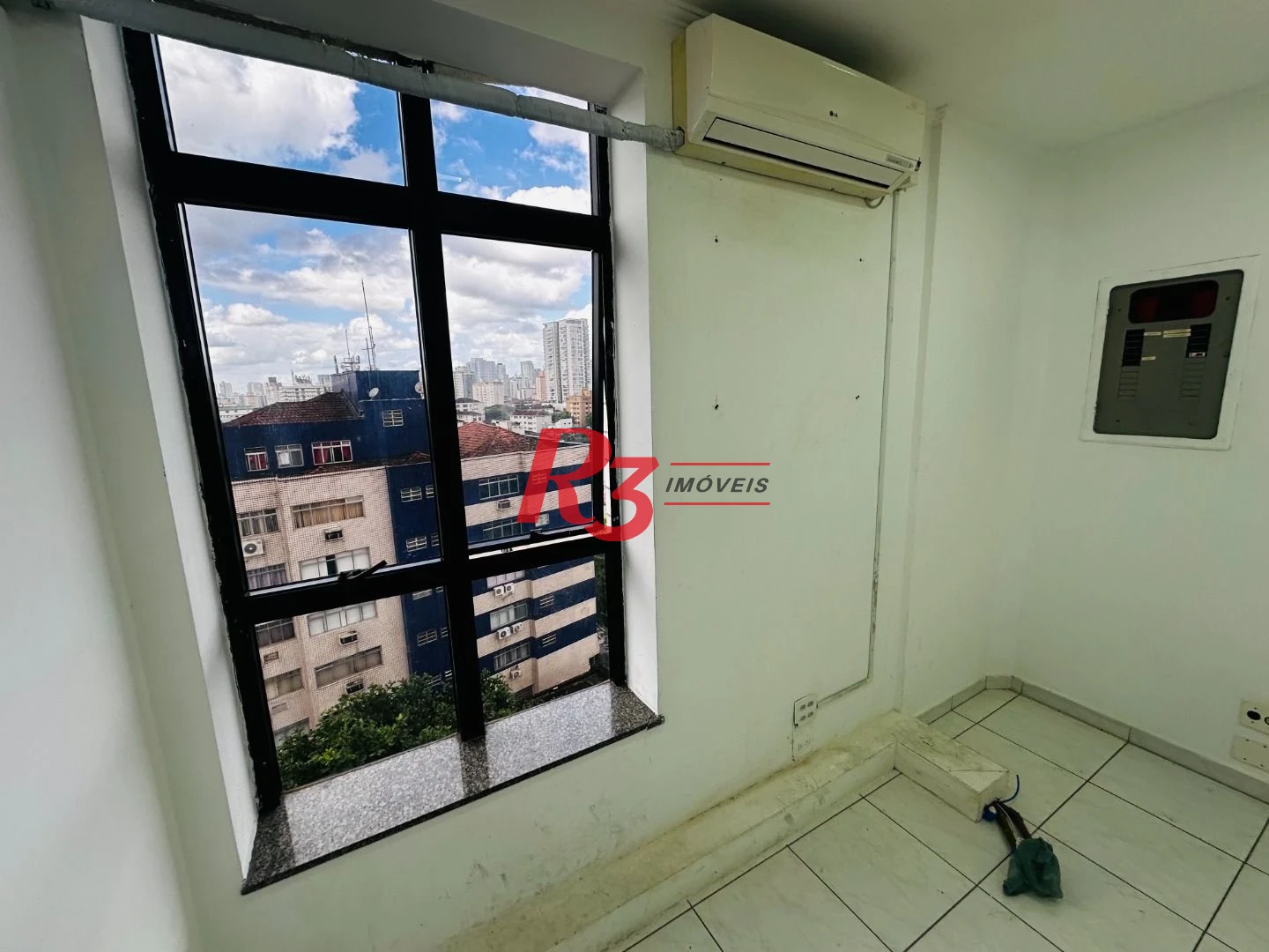 Sala à venda, 43 m² por R$ 355.000,00 - Embaré - Santos/SP