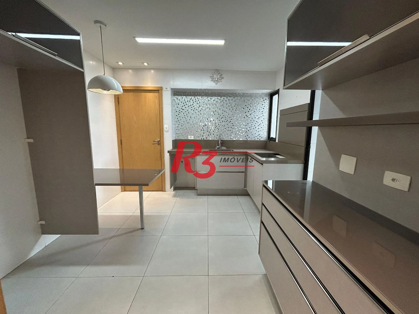 Apartamento com 2 dormitórios à venda, 102 m² por R$ 850.000,00 - Pompéia - Santos/SP