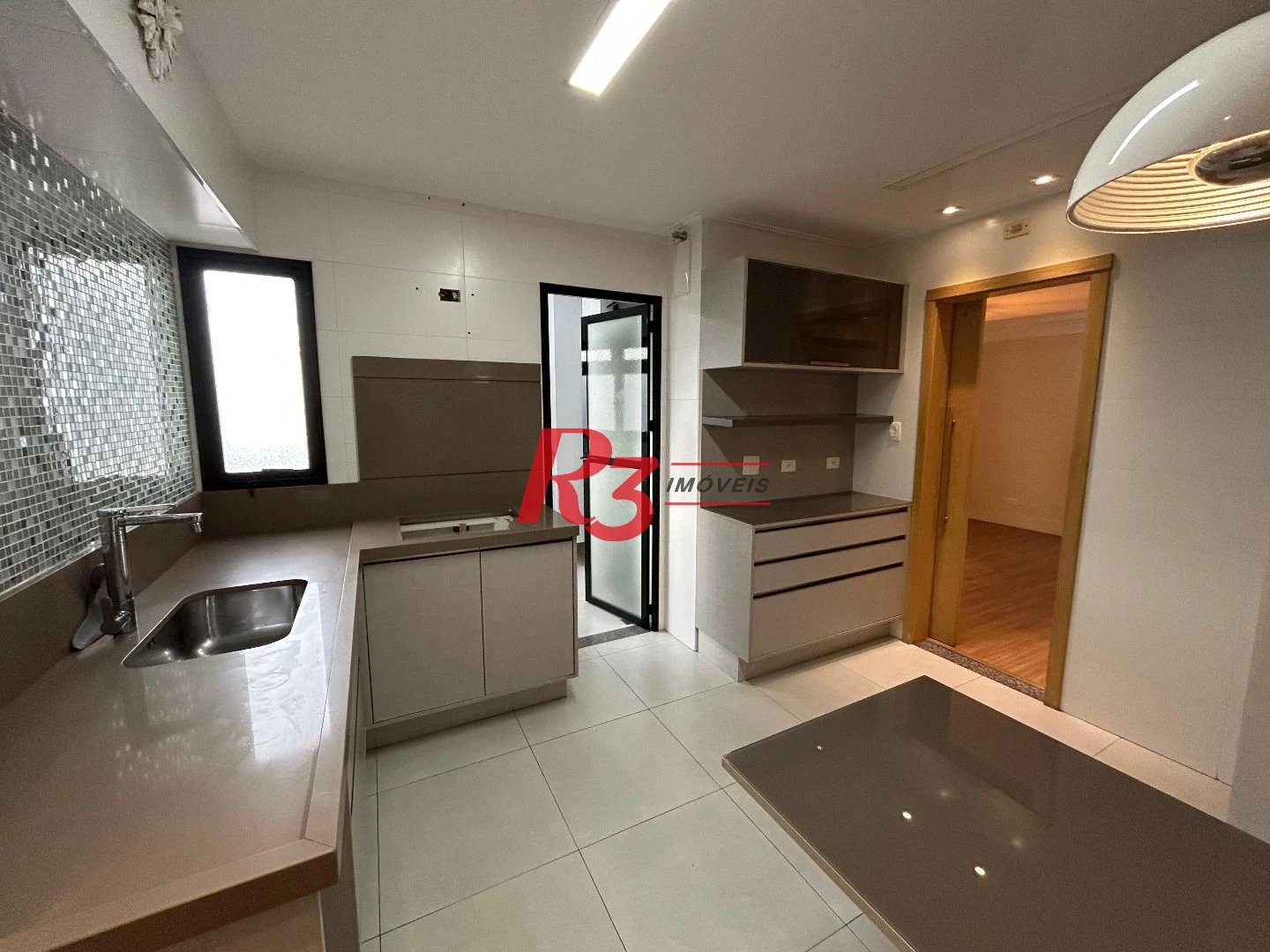 Apartamento com 2 dormitórios à venda, 102 m² por R$ 850.000,00 - Pompéia - Santos/SP