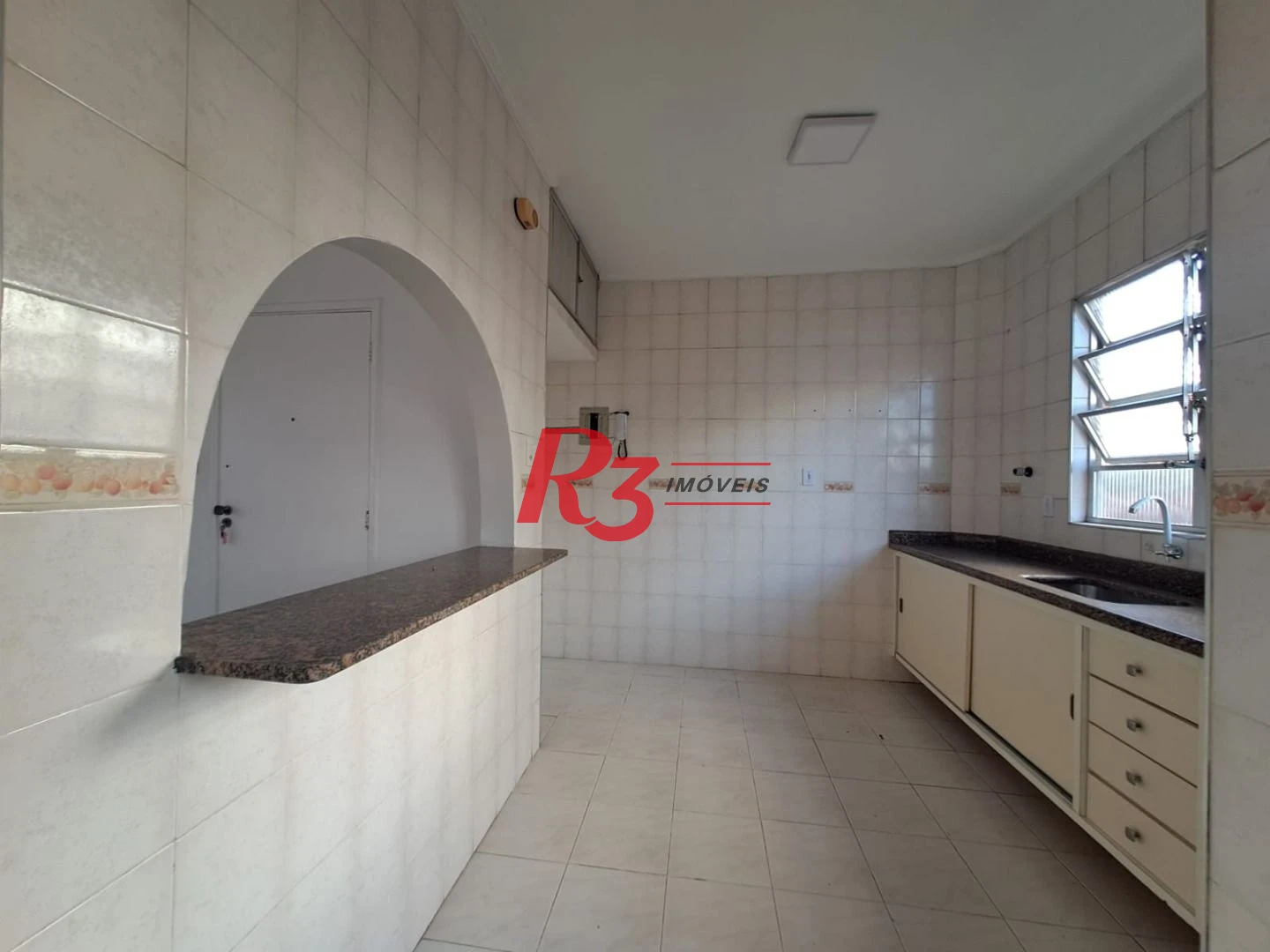 Apartamento com 2 dormitórios à venda, 60 m² por R$ 420.000,00 - Pompéia - Santos/SP