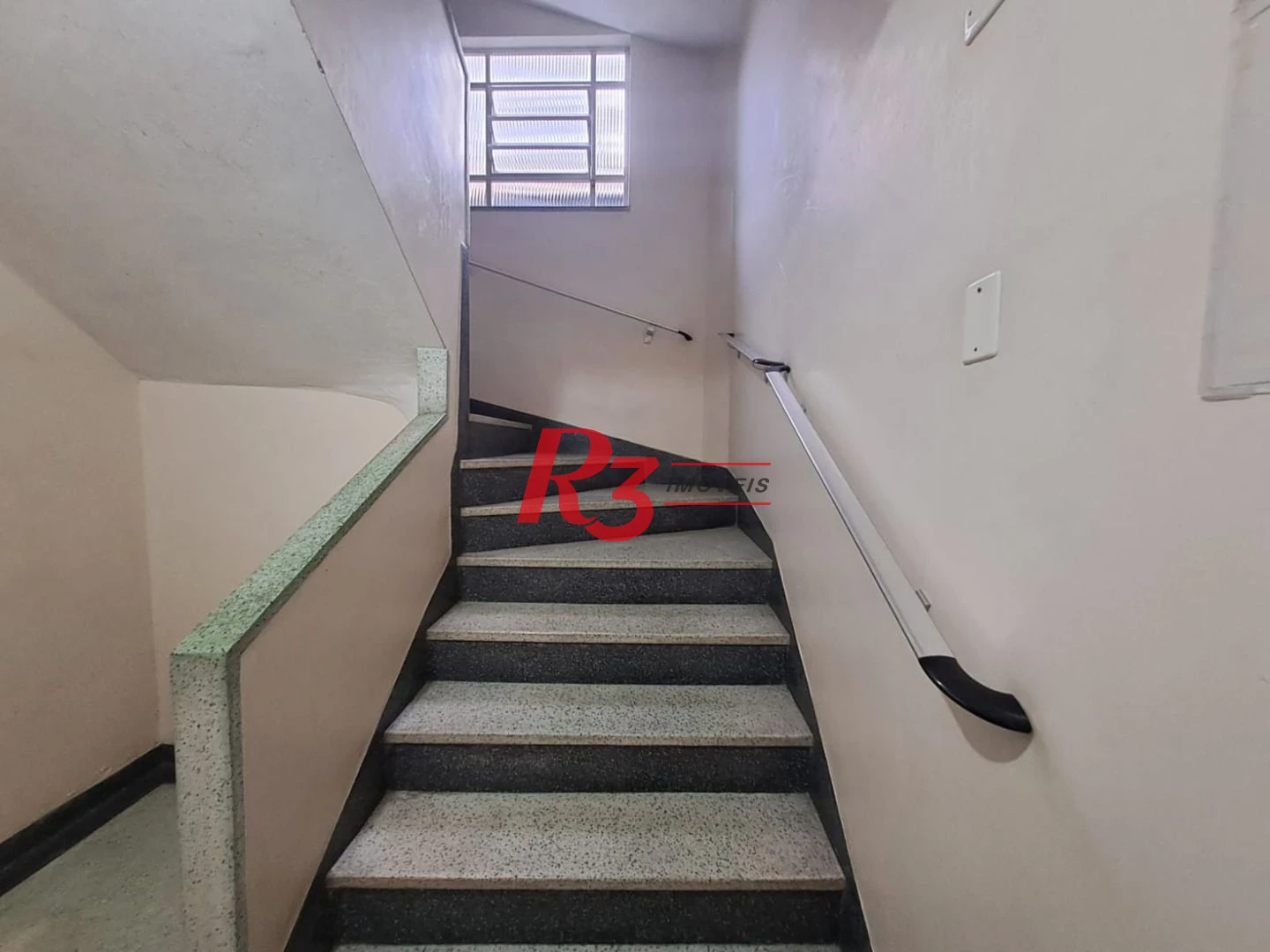 Apartamento com 2 dormitórios à venda, 60 m² por R$ 420.000,00 - Pompéia - Santos/SP