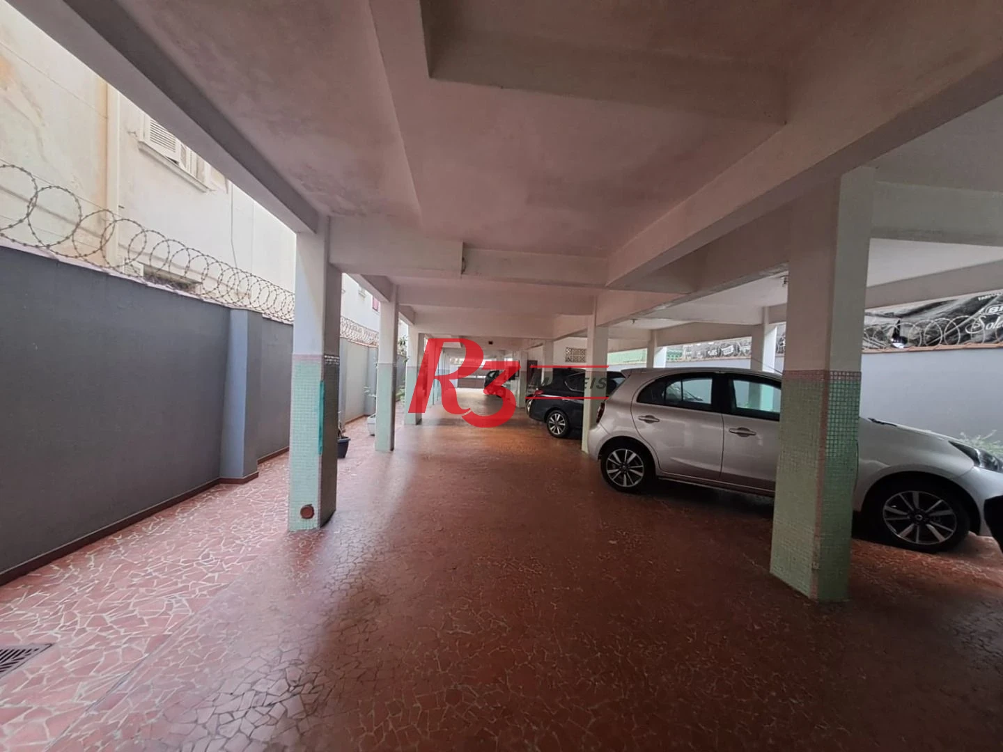 Apartamento com 2 dormitórios à venda, 60 m² por R$ 420.000,00 - Pompéia - Santos/SP