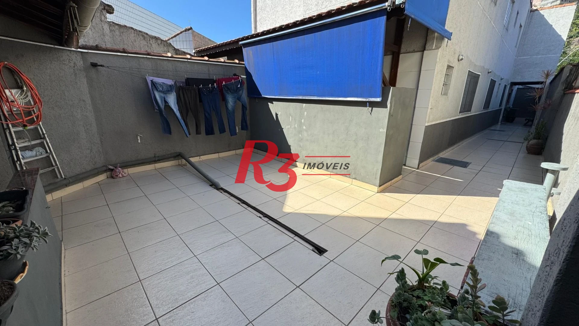 Casa com 3 dormitórios à venda, 119 m² por R$ 480.000,00 - Vila Valença - São Vicente/SP