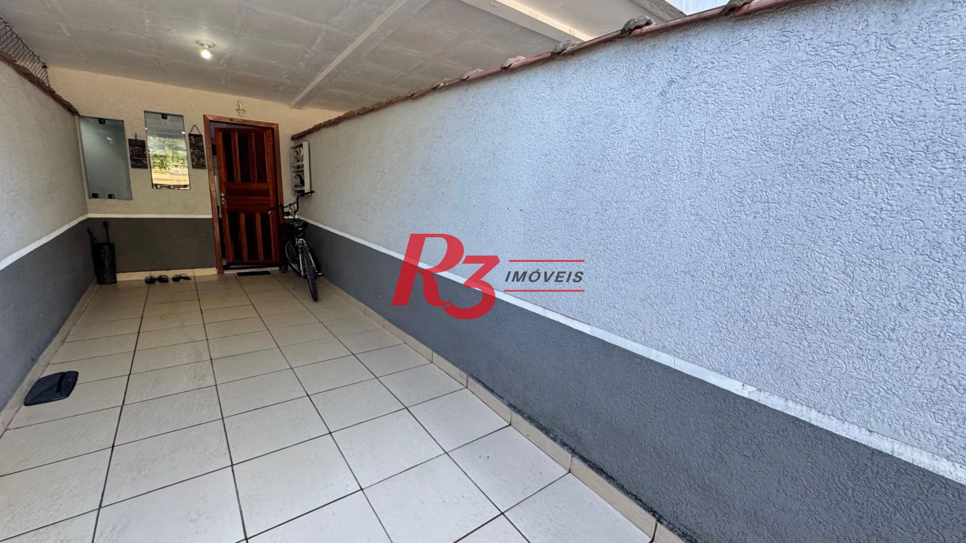 Casa com 3 dormitórios à venda, 119 m² por R$ 480.000,00 - Vila Valença - São Vicente/SP