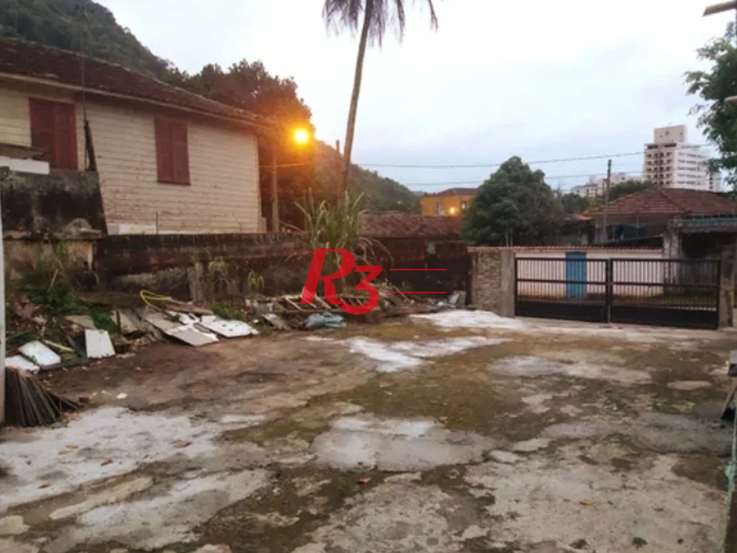 Terreno para alugar, 591 m² por R$ 8.500,00/mês - Marapé - Santos/SP