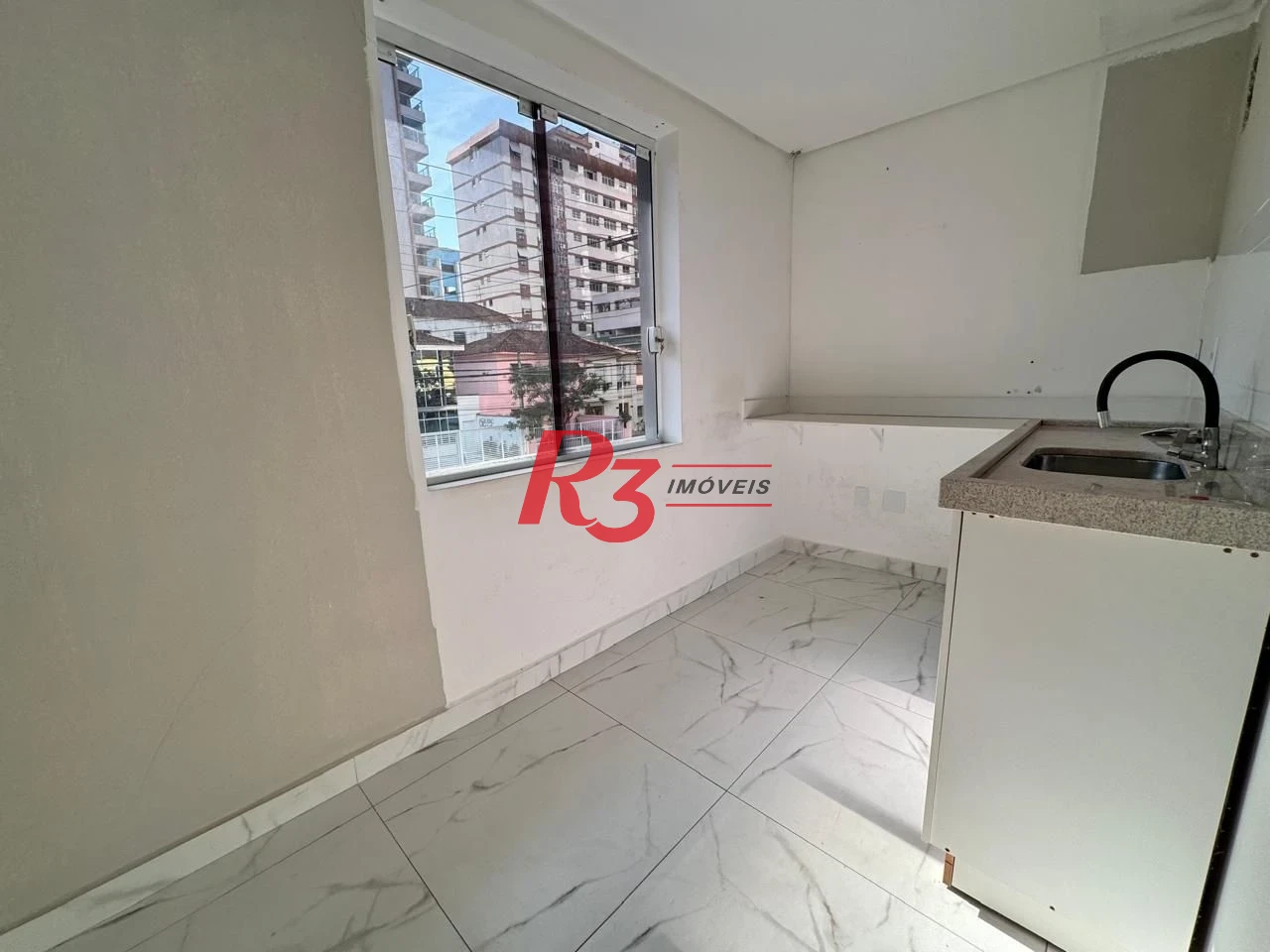 Sobrado com 3 dormitórios para alugar, 170 m² por R$ 16.050,00/mês - Gonzaga - Santos/SP