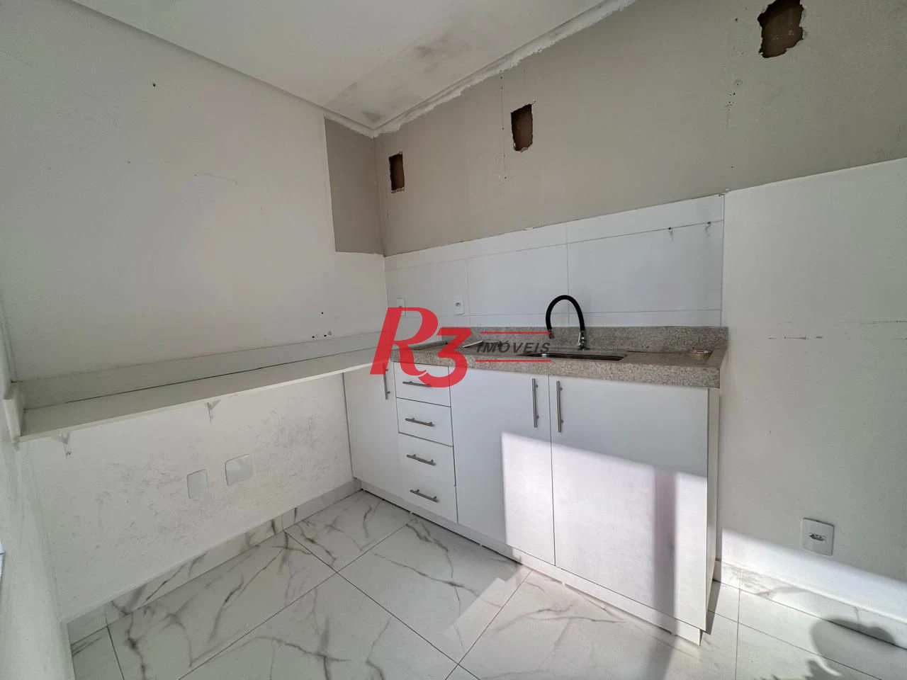 Sobrado com 3 dormitórios para alugar, 170 m² por R$ 16.050,00/mês - Gonzaga - Santos/SP