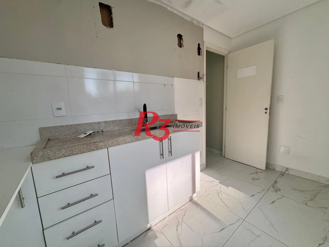 Sobrado com 3 dormitórios para alugar, 170 m² por R$ 16.050,00/mês - Gonzaga - Santos/SP