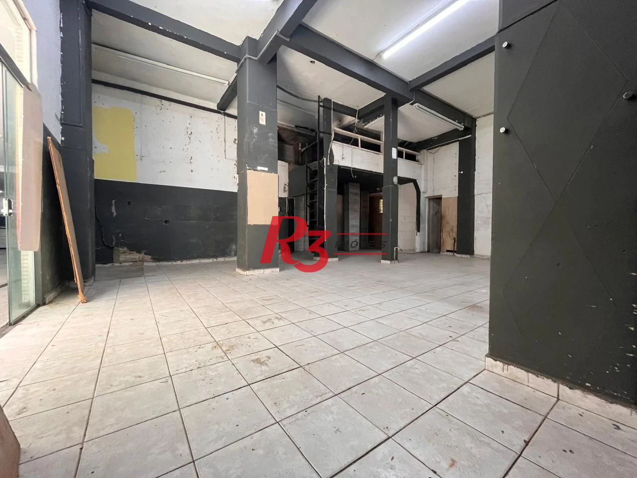Loja para alugar, 102 m² por R$ 6.000,00/mês - José Menino - Santos/SP