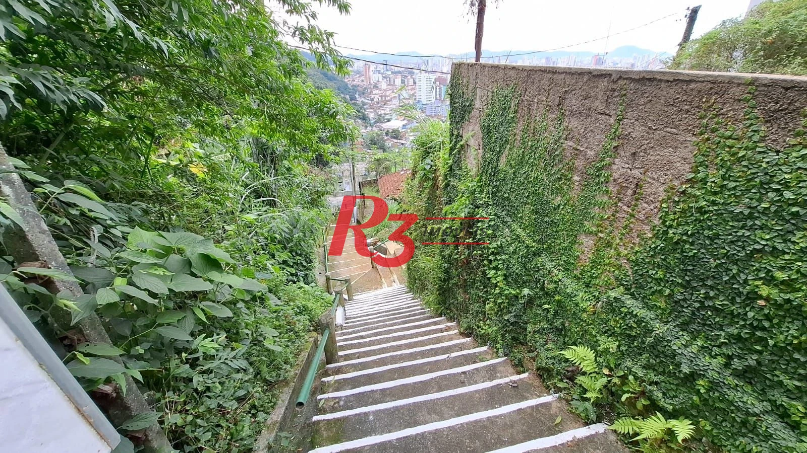 Casa à venda, 200 m² por R$ 300.000,00 - Morro Nova Cintra - Santos/SP