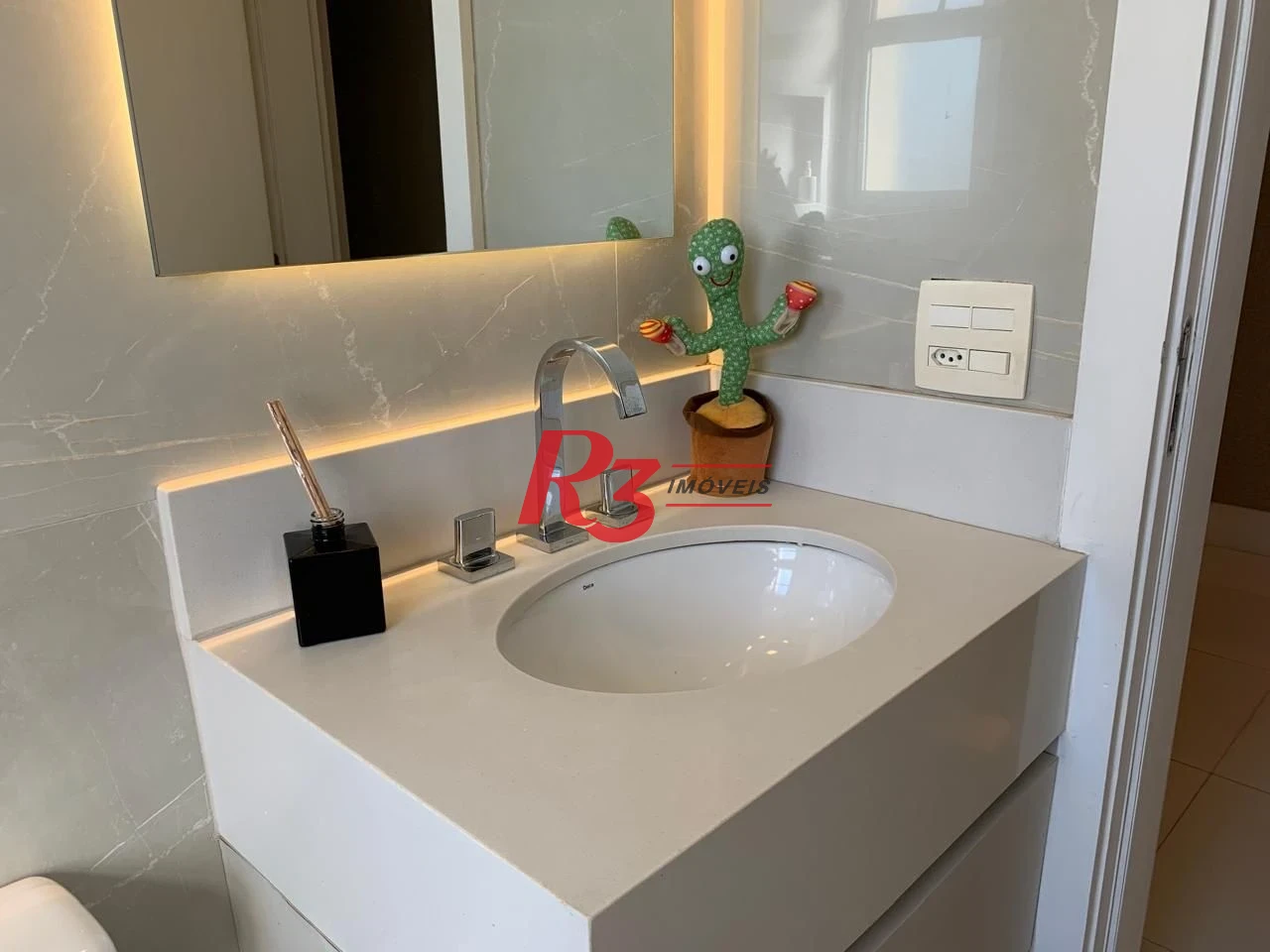 Apartamento para alugar, 180 m² por R$ 22.900,00/mês - Gonzaga - Santos/SP