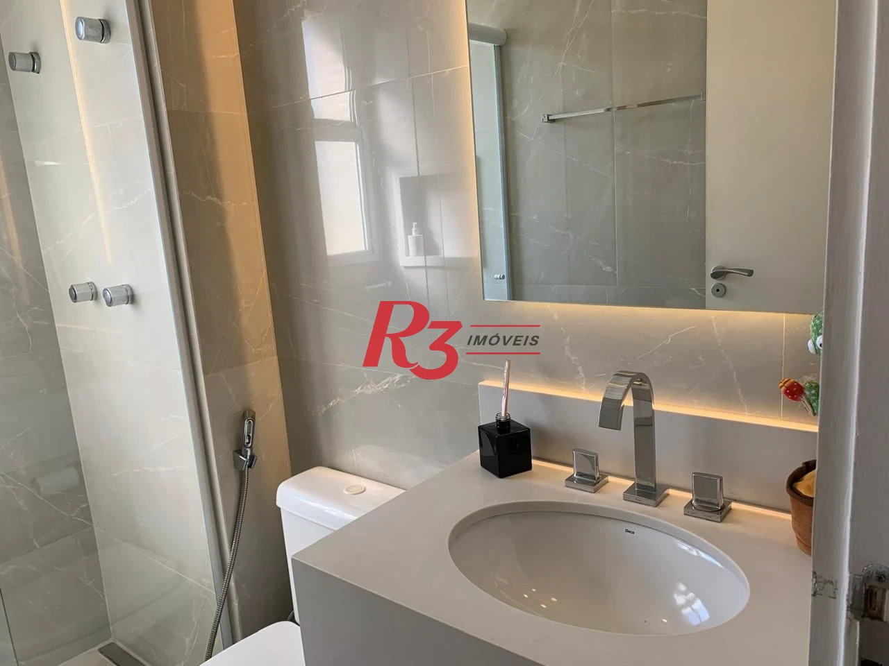Apartamento para alugar, 180 m² por R$ 22.900,00/mês - Gonzaga - Santos/SP