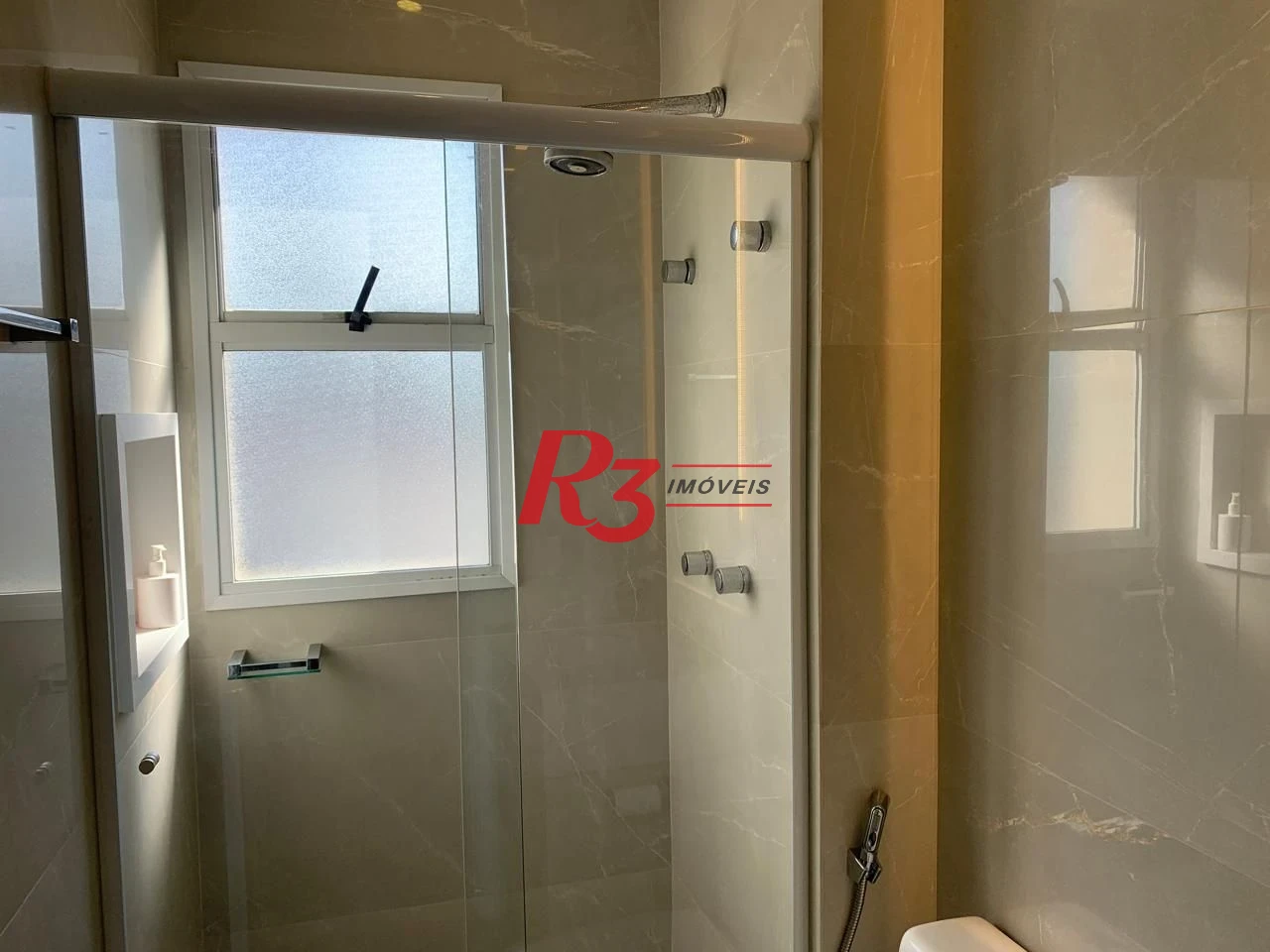 Apartamento para alugar, 180 m² por R$ 22.900,00/mês - Gonzaga - Santos/SP