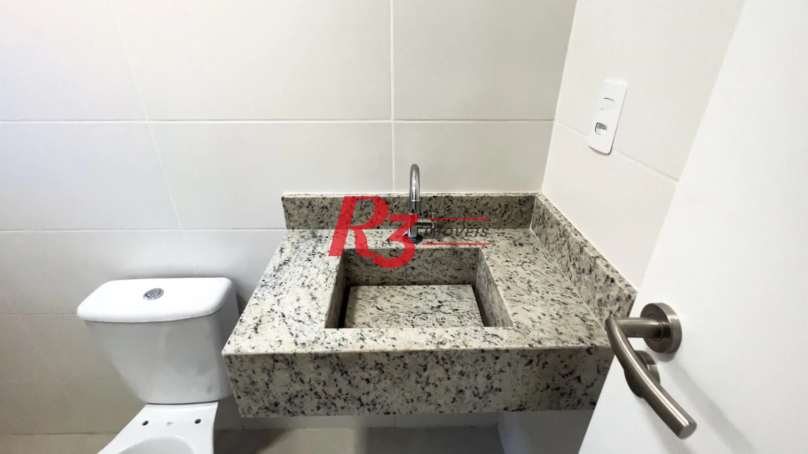 Casa com 3 suítes à venda, 115 m² por R$ 820.000 - Marapé - Santos/SP