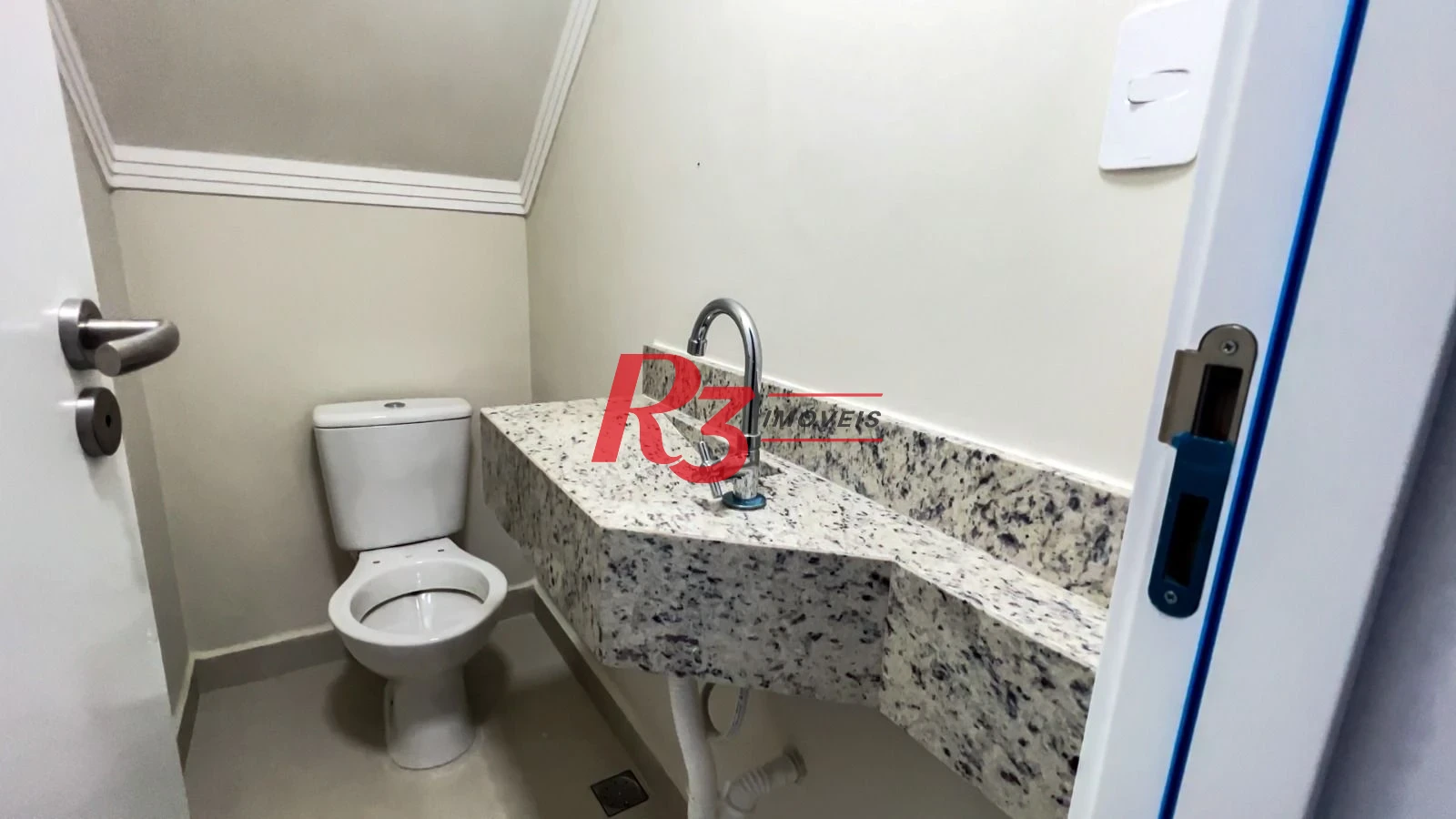 Casa com 3 suítes à venda, 115 m² por R$ 820.000 - Marapé - Santos/SP