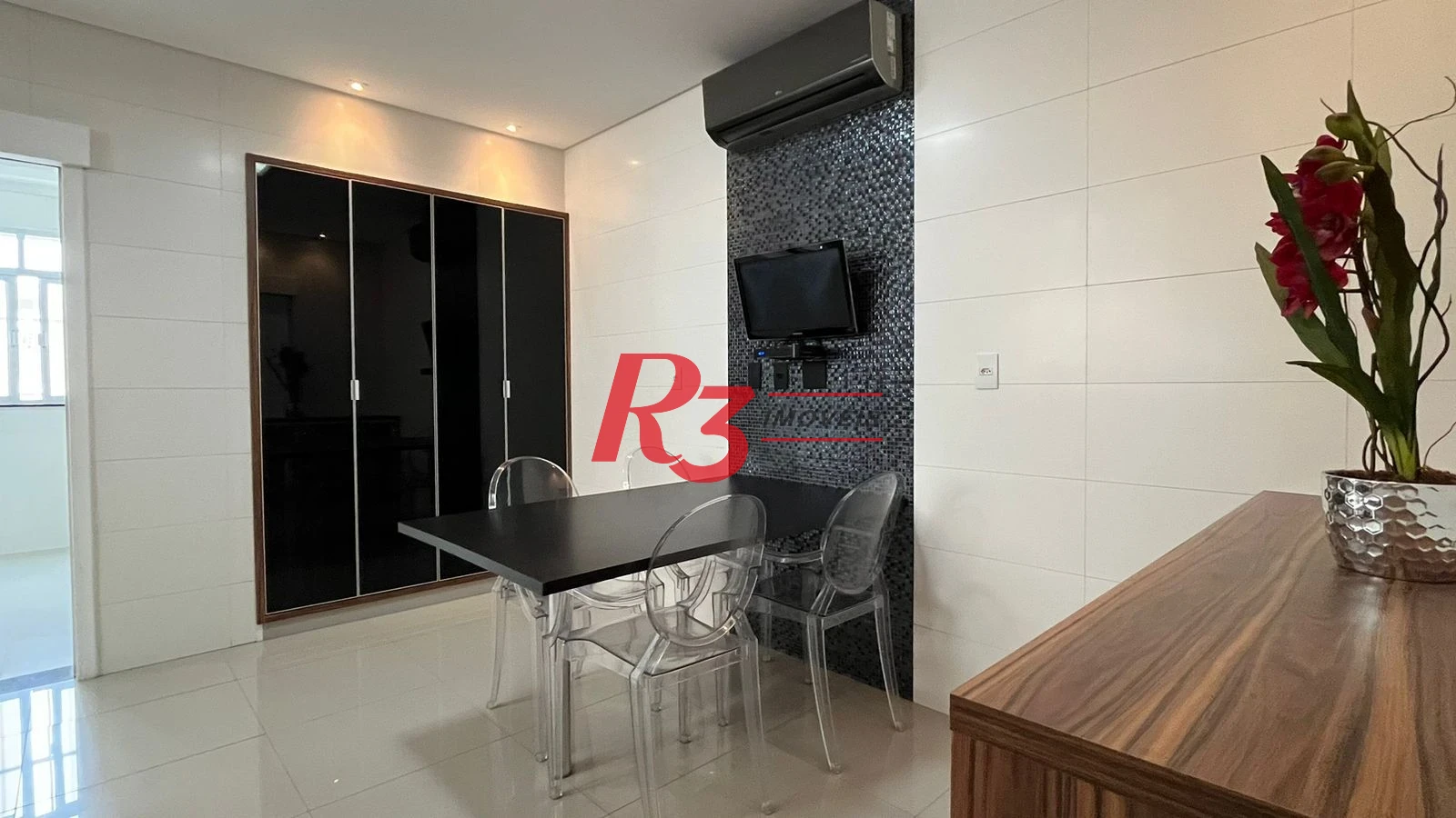 Casa com 4 dormitórios à venda, 370 m² por R$ 2.650.000,00 - Ponta da Praia - Santos/SP