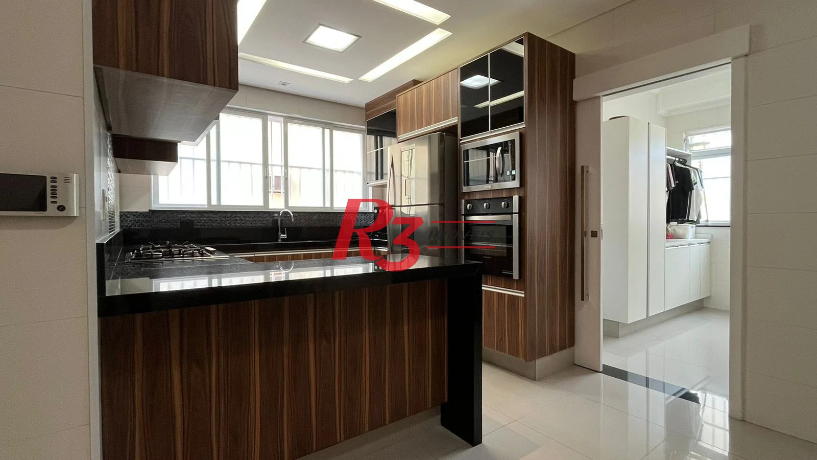 Casa com 4 dormitórios à venda, 370 m² por R$ 2.650.000,00 - Ponta da Praia - Santos/SP