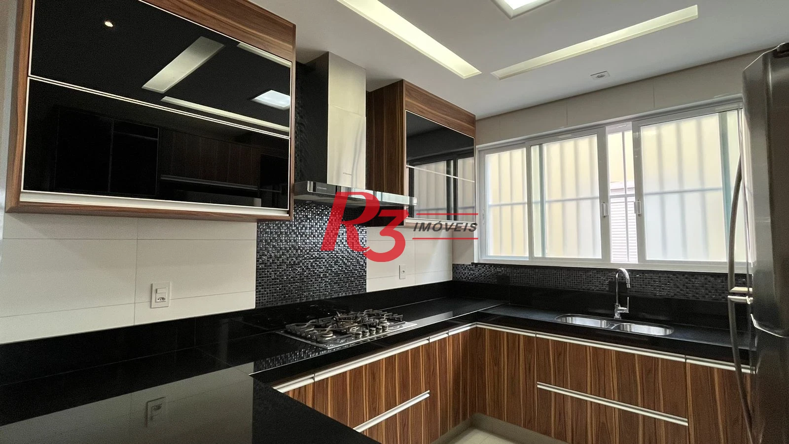 Casa com 4 dormitórios à venda, 370 m² por R$ 2.650.000,00 - Ponta da Praia - Santos/SP