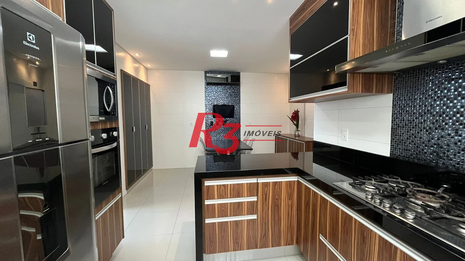 Casa com 4 dormitórios à venda, 370 m² por R$ 2.650.000,00 - Ponta da Praia - Santos/SP
