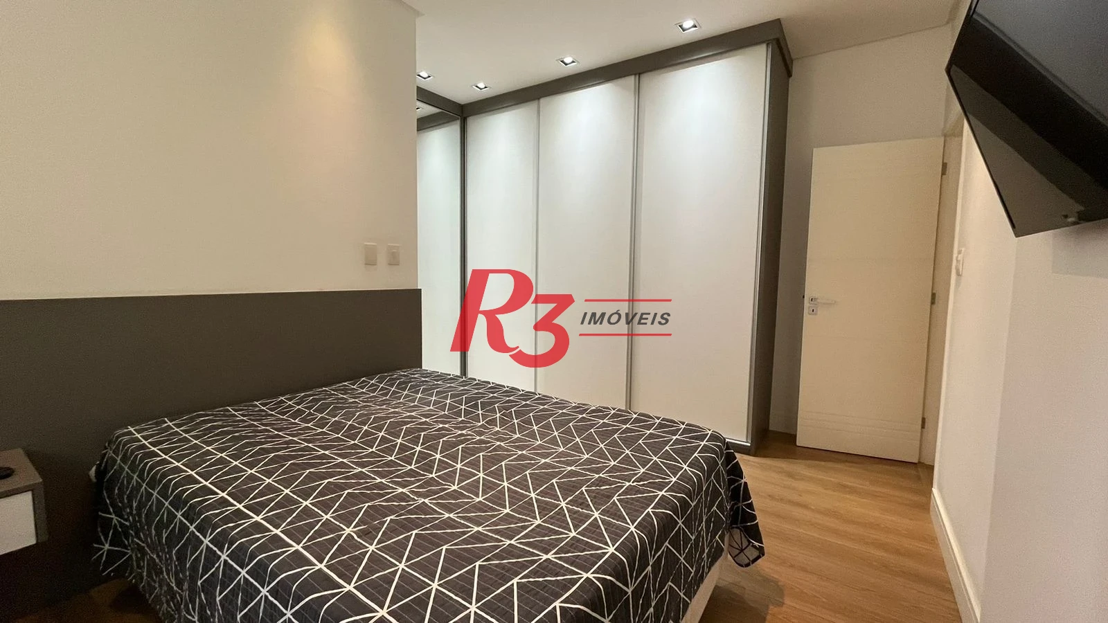 Casa com 4 dormitórios à venda, 370 m² por R$ 2.650.000,00 - Ponta da Praia - Santos/SP