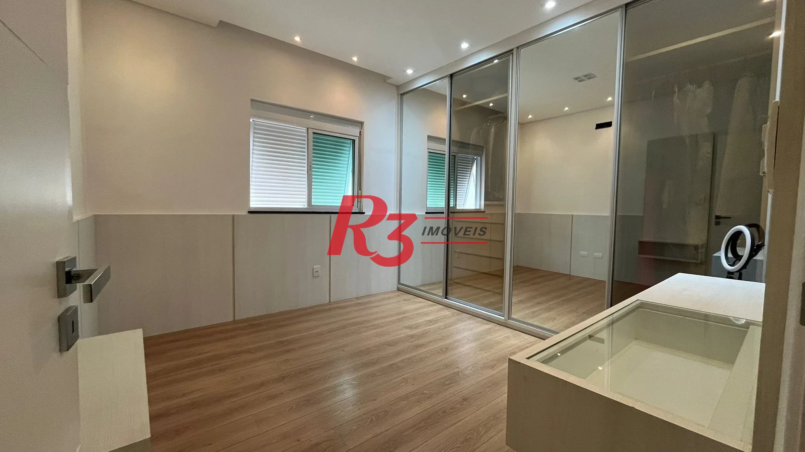 Casa com 4 dormitórios à venda, 370 m² por R$ 2.650.000,00 - Ponta da Praia - Santos/SP
