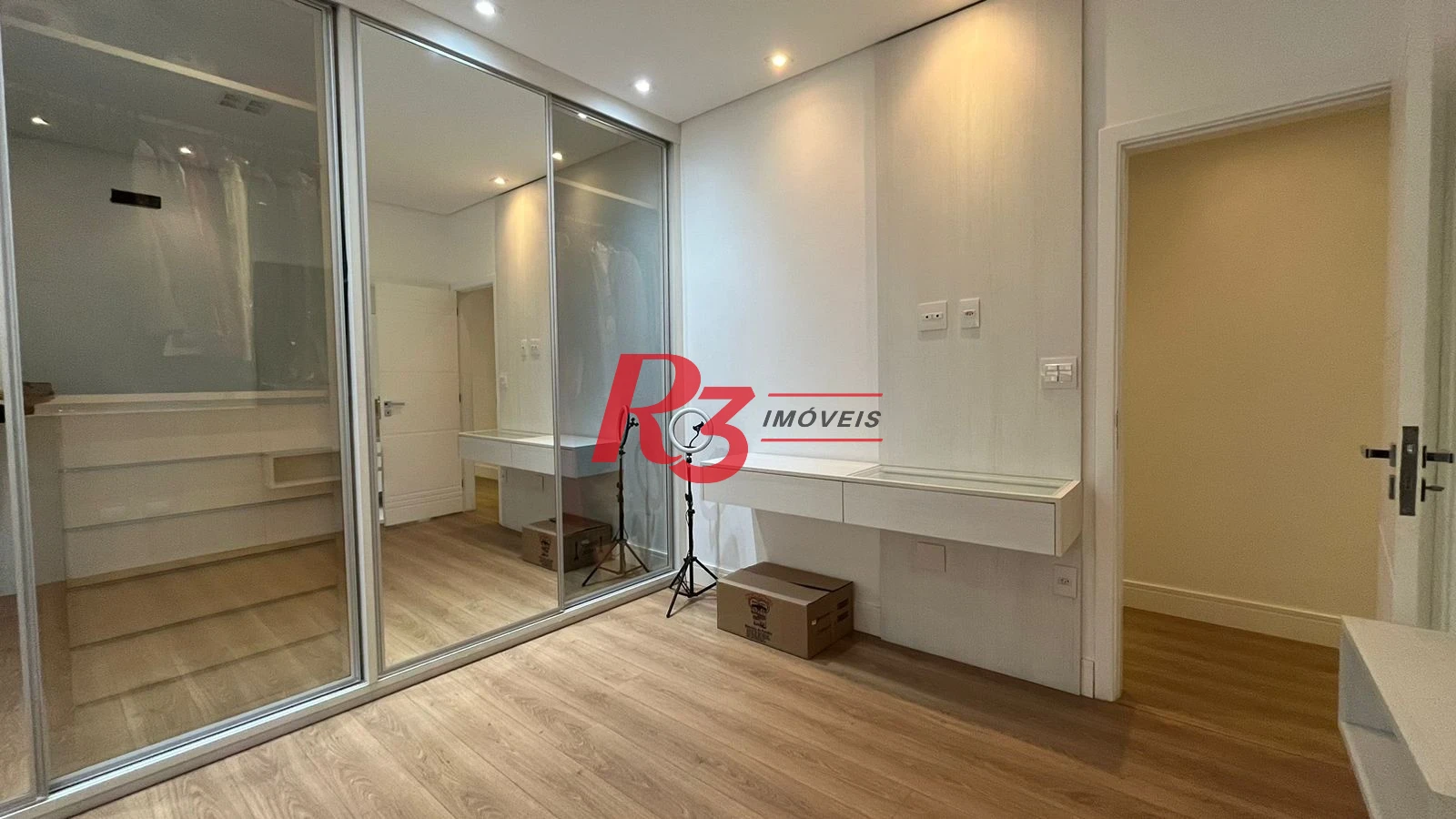 Casa com 4 dormitórios à venda, 370 m² por R$ 2.650.000,00 - Ponta da Praia - Santos/SP