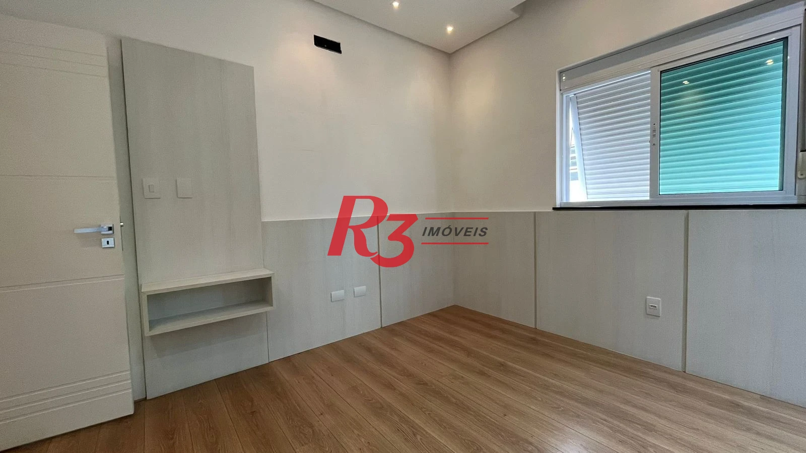 Casa com 4 dormitórios à venda, 370 m² por R$ 2.650.000,00 - Ponta da Praia - Santos/SP