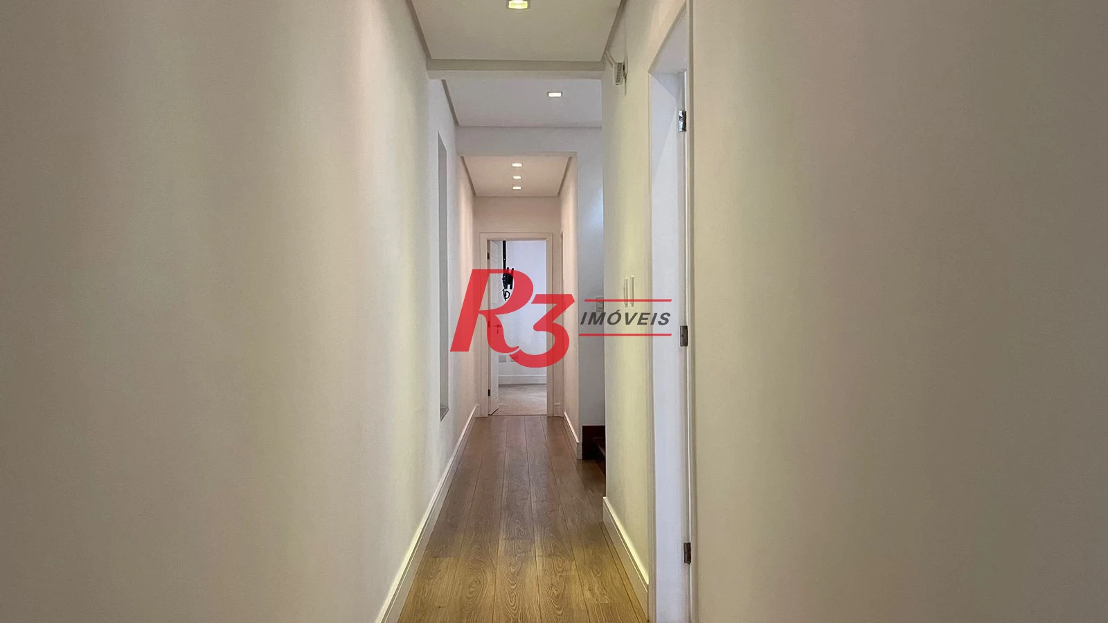 Casa com 4 dormitórios à venda, 370 m² por R$ 2.650.000,00 - Ponta da Praia - Santos/SP