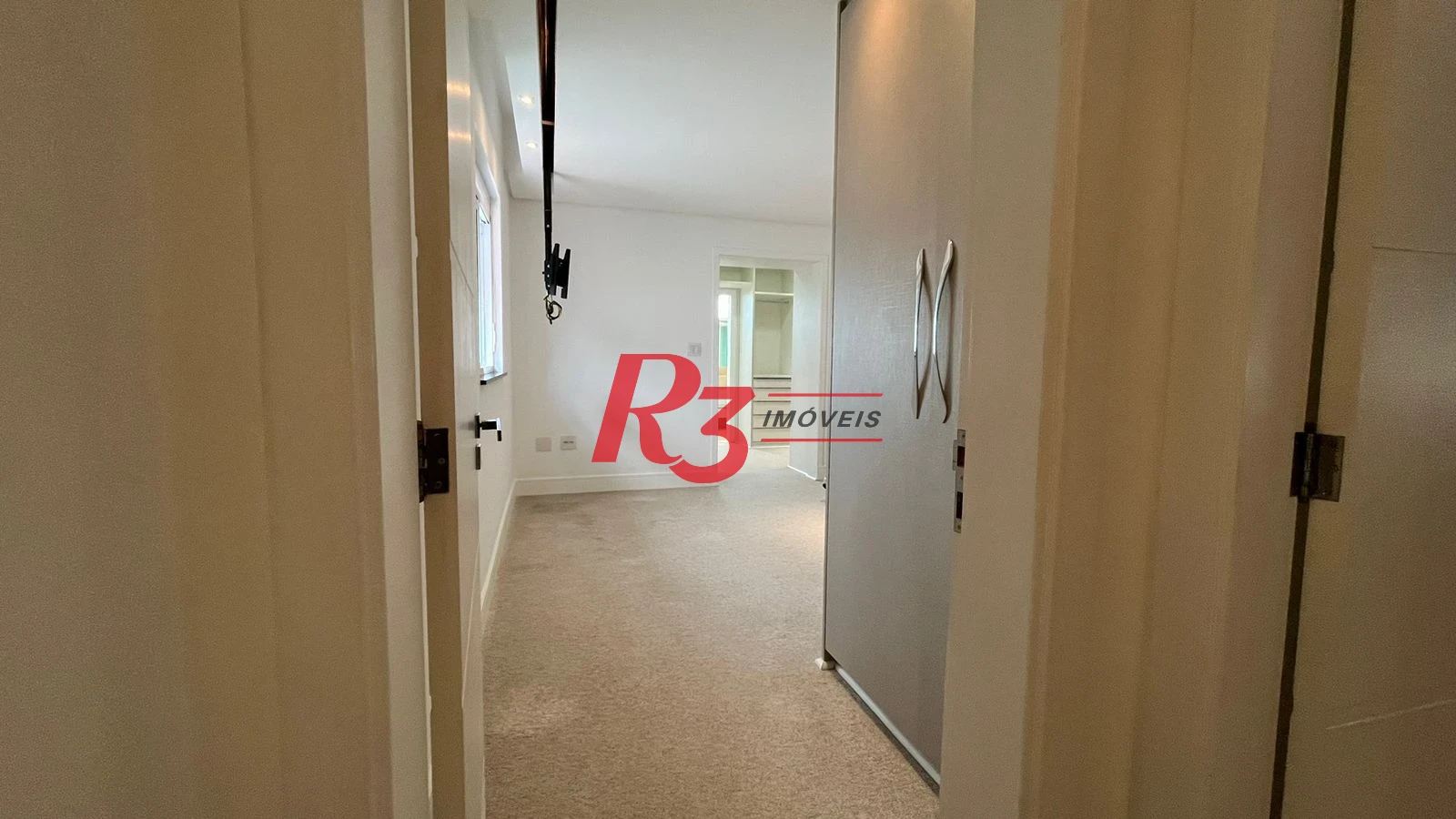 Casa com 4 dormitórios à venda, 370 m² por R$ 2.650.000,00 - Ponta da Praia - Santos/SP