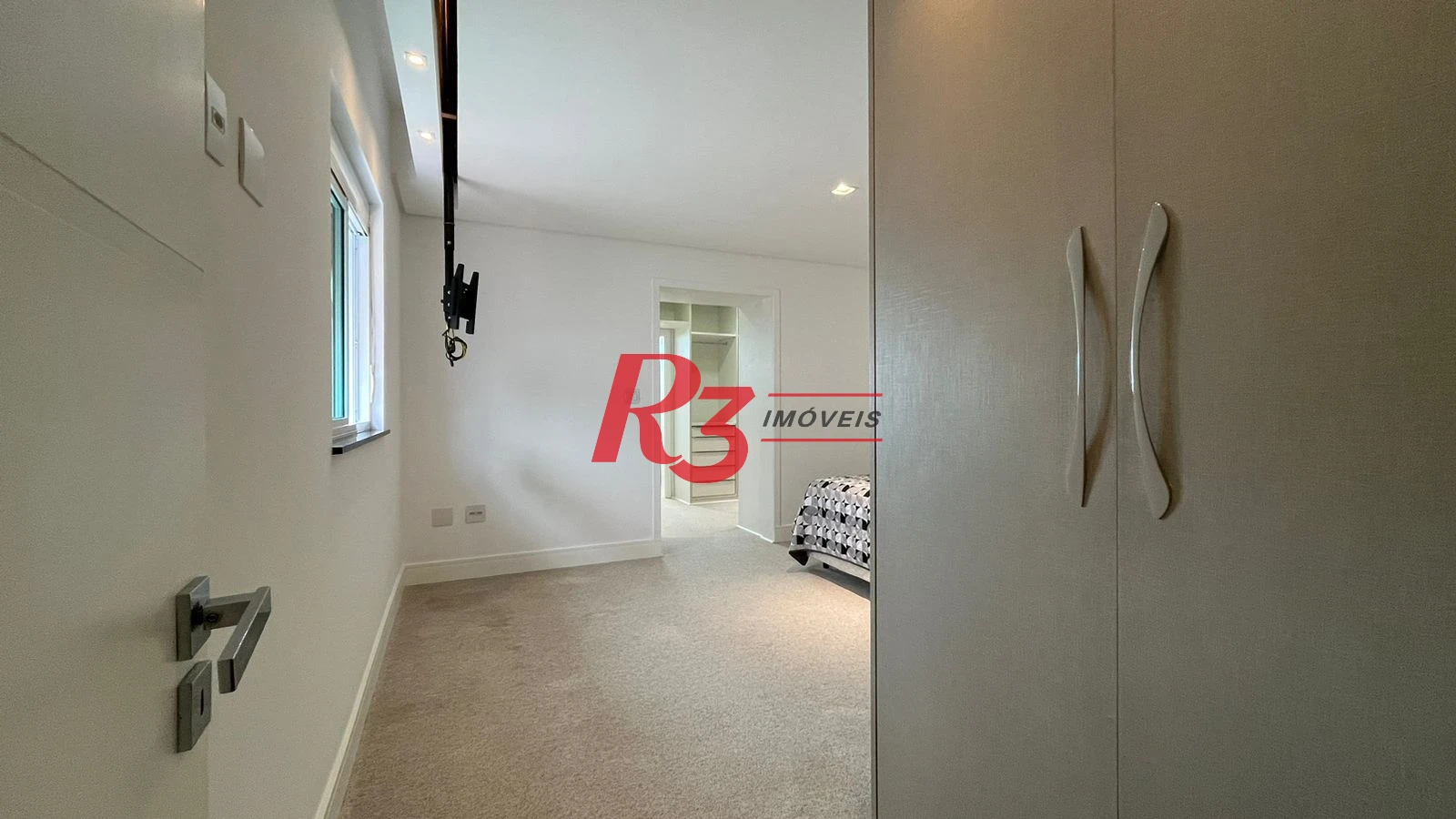 Casa com 4 dormitórios à venda, 370 m² por R$ 2.650.000,00 - Ponta da Praia - Santos/SP