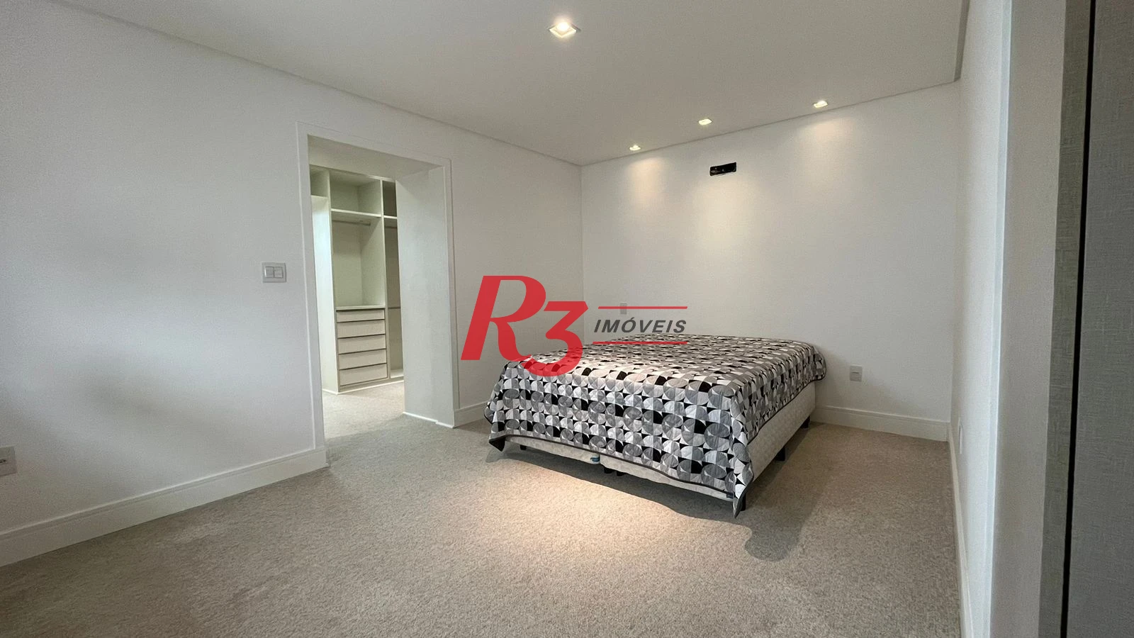 Casa com 4 dormitórios à venda, 370 m² por R$ 2.650.000,00 - Ponta da Praia - Santos/SP