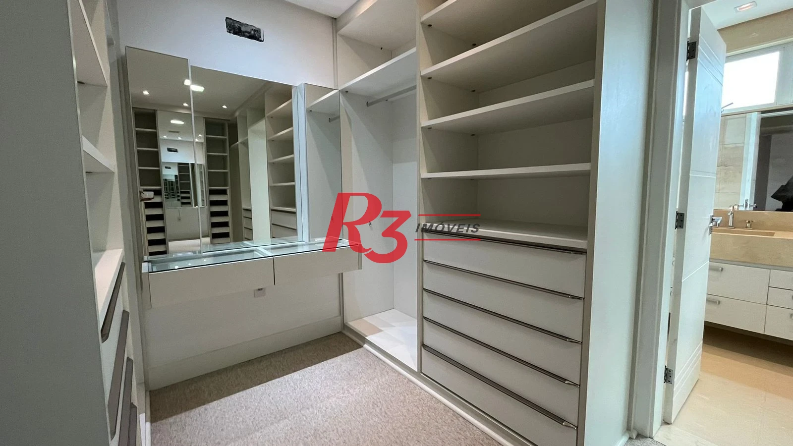 Casa com 4 dormitórios à venda, 370 m² por R$ 2.650.000,00 - Ponta da Praia - Santos/SP