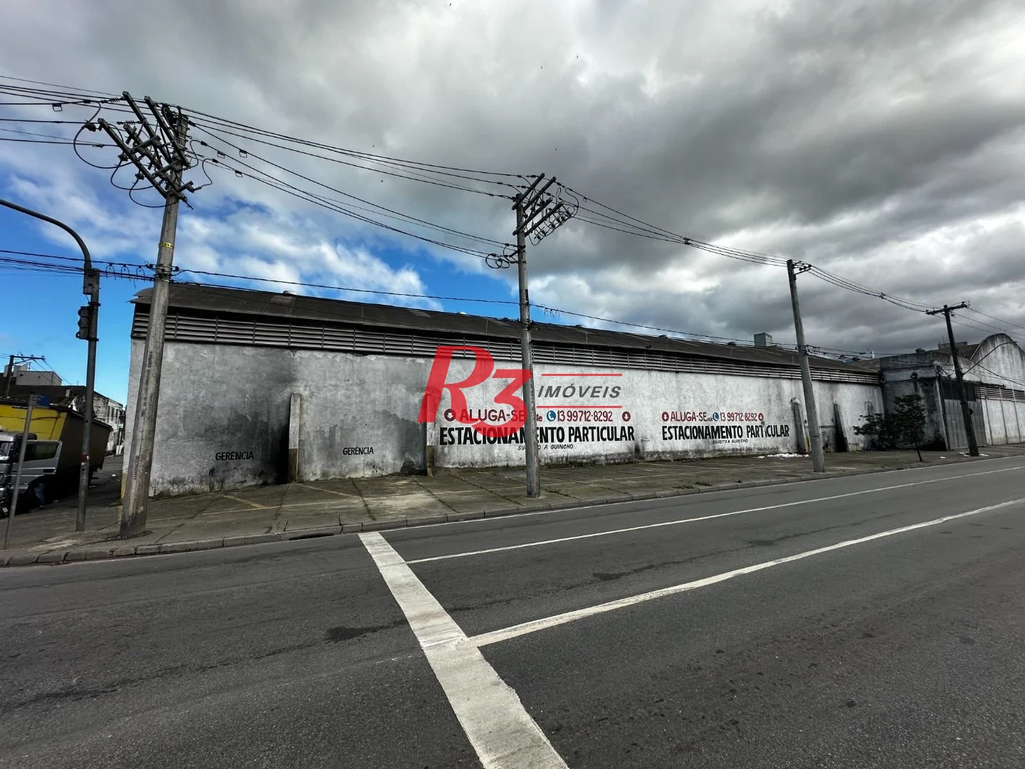 Terreno para alugar, 300 m² por R$ 3.000,00/mês - Paquetá - Santos/SP
