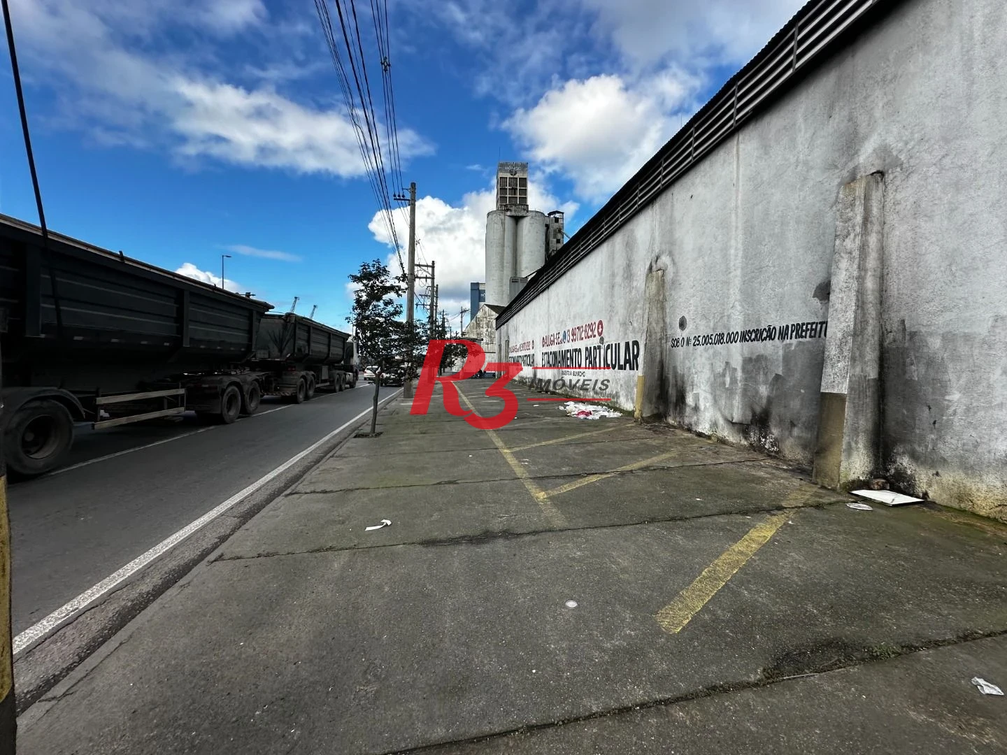 Terreno para alugar, 300 m² por R$ 3.000,00/mês - Paquetá - Santos/SP