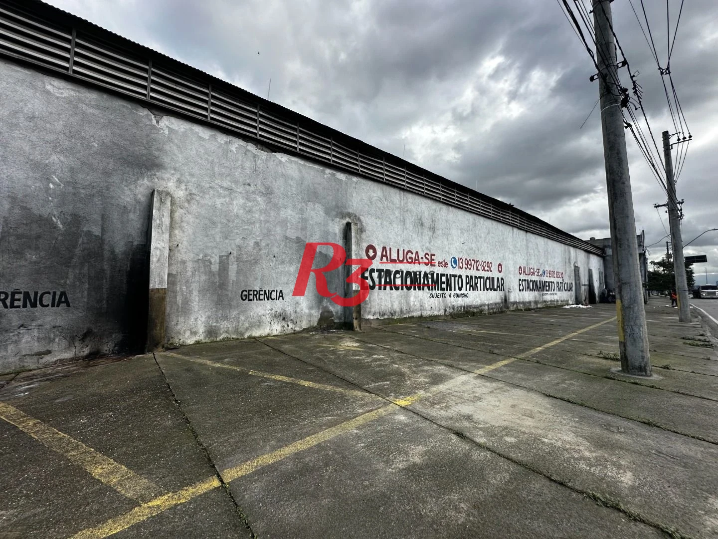 Terreno para alugar, 300 m² por R$ 3.000,00/mês - Paquetá - Santos/SP