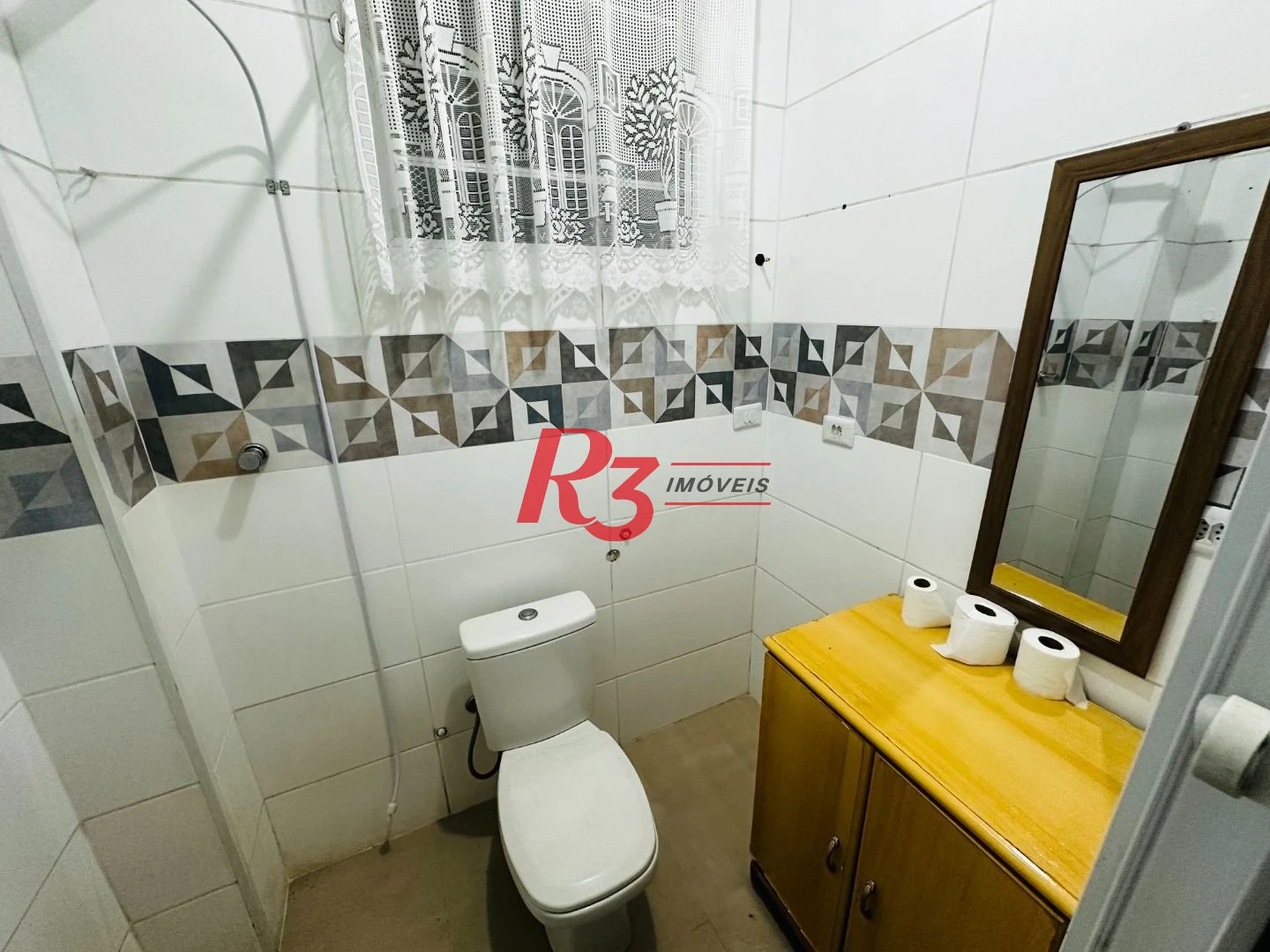 Kitnet com 1 dormitório à venda, 32 m² por R$ 300.000,00 - Embaré - Santos/SP