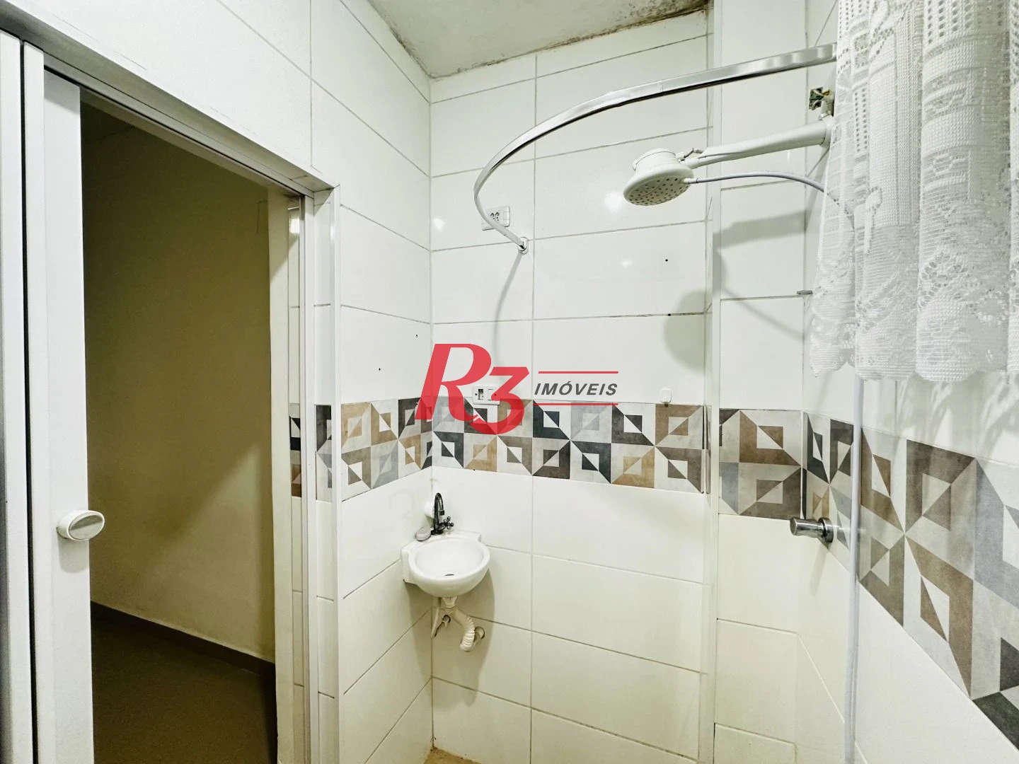 Kitnet com 1 dormitório à venda, 32 m² por R$ 300.000,00 - Embaré - Santos/SP