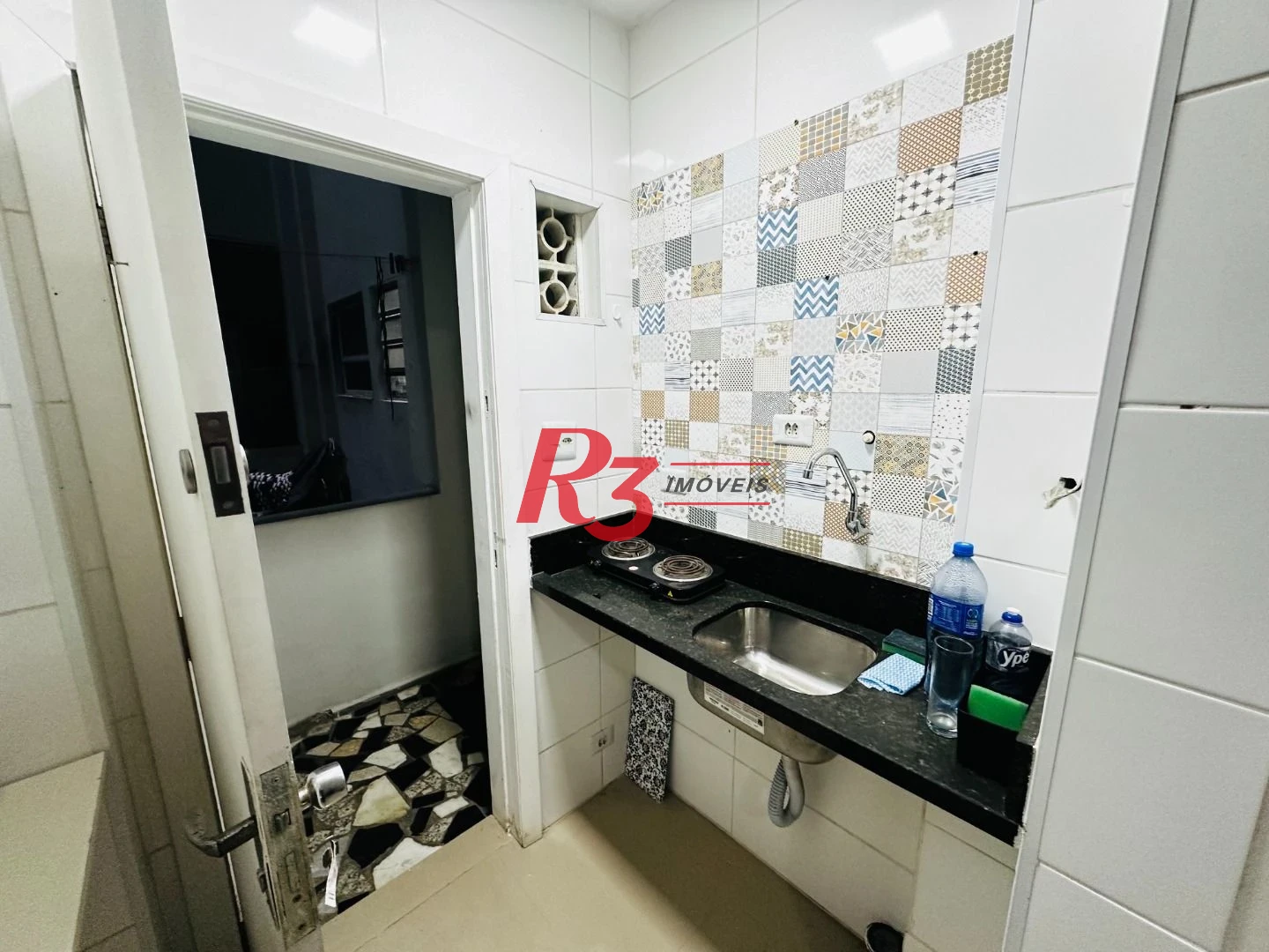 Kitnet com 1 dormitório à venda, 32 m² por R$ 300.000,00 - Embaré - Santos/SP